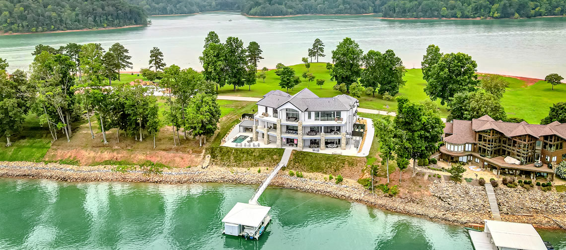 Luxury Living at the Peninsula on Norris Lake