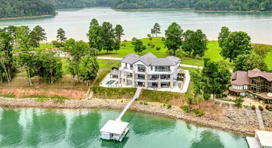 Luxury Living at the Peninsula on Norris Lake