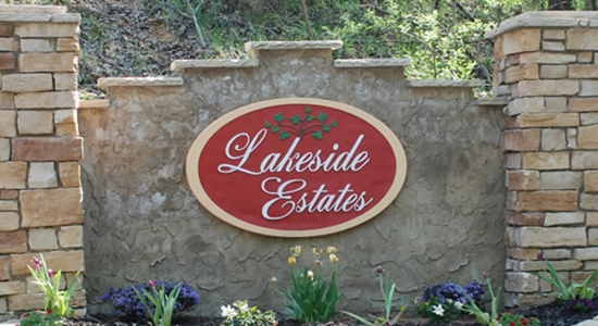 Vacation Lake Homes for Sale at Lakeside Estates