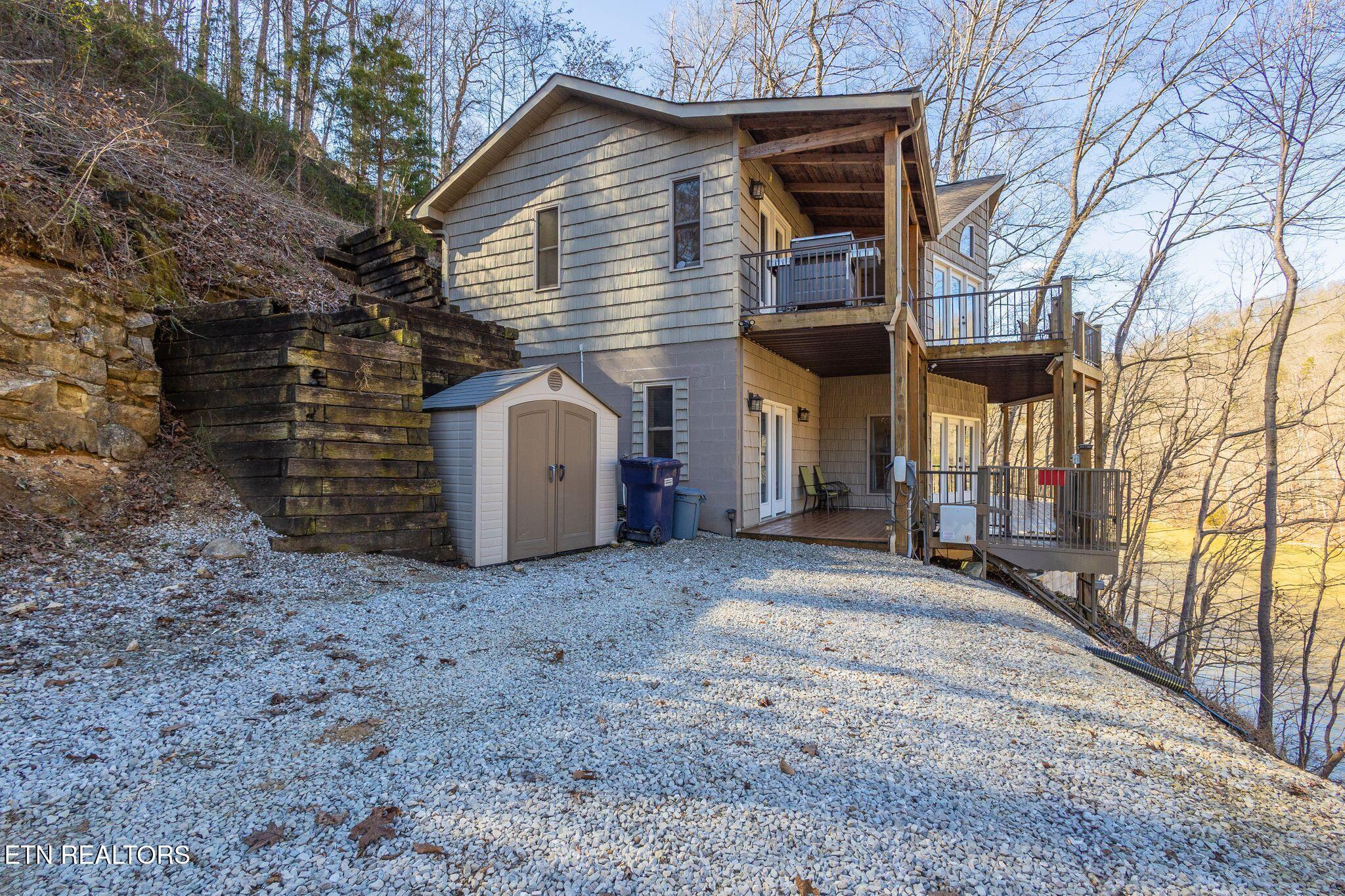 300 Hiawatha Lane, Caryville, TN - Norris Lake Real Estate - Image# 4