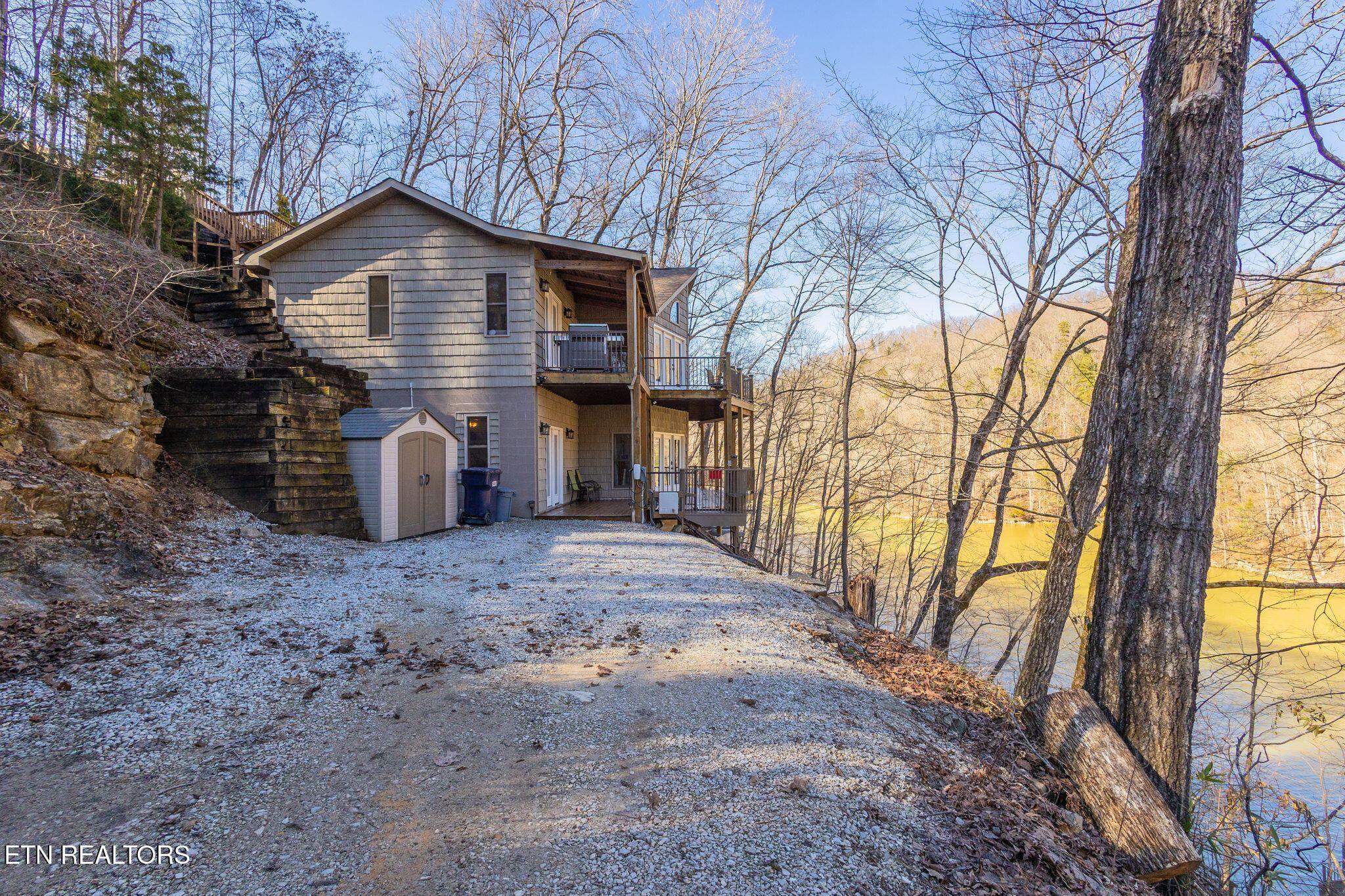 300 Hiawatha Lane, Caryville, TN - Norris Lake Real Estate - Image# 5