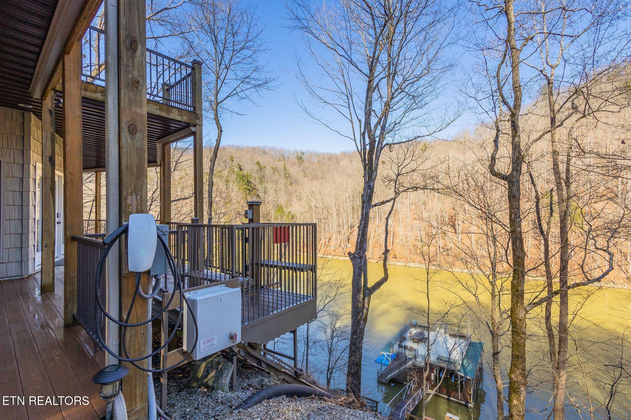300 Hiawatha Lane, Caryville, TN - Norris Lake Real Estate - Image# 6