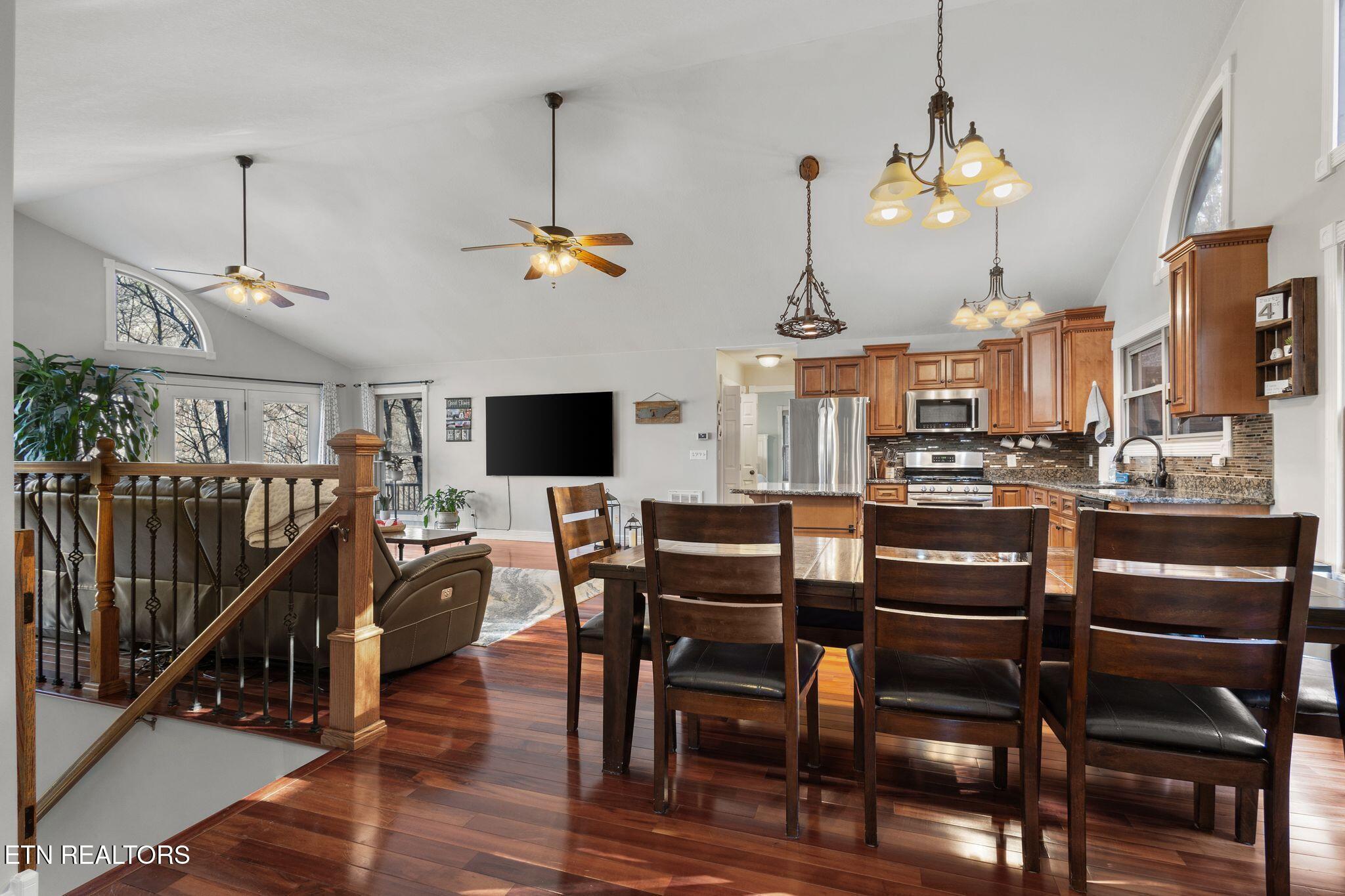 300 Hiawatha Lane, Caryville, TN - Norris Lake Real Estate - Image# 10