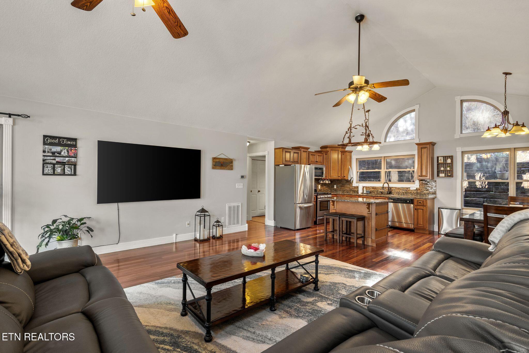 300 Hiawatha Lane, Caryville, TN - Norris Lake Real Estate - Image# 20