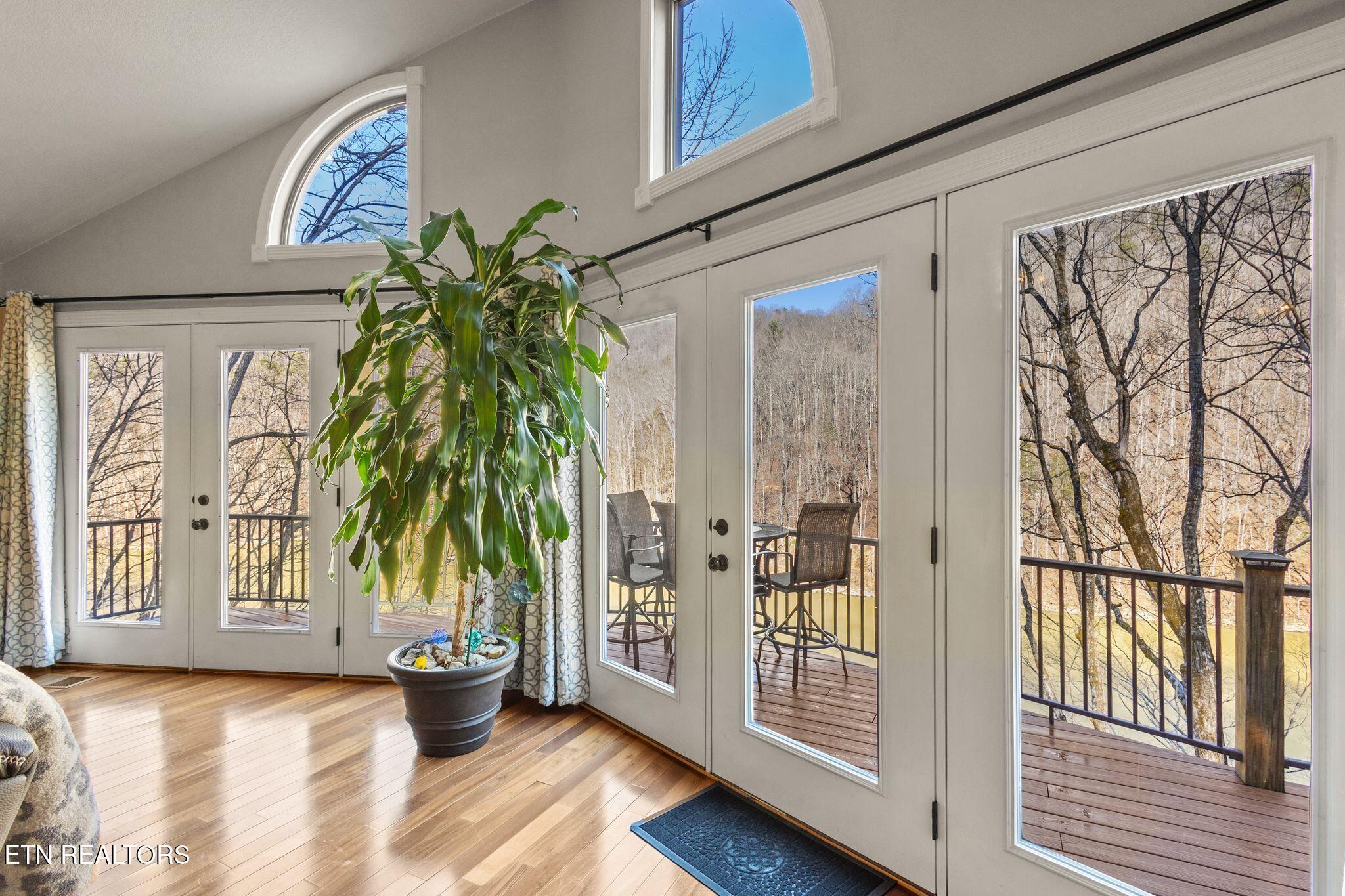 300 Hiawatha Lane, Caryville, TN - Norris Lake Real Estate - Image# 21