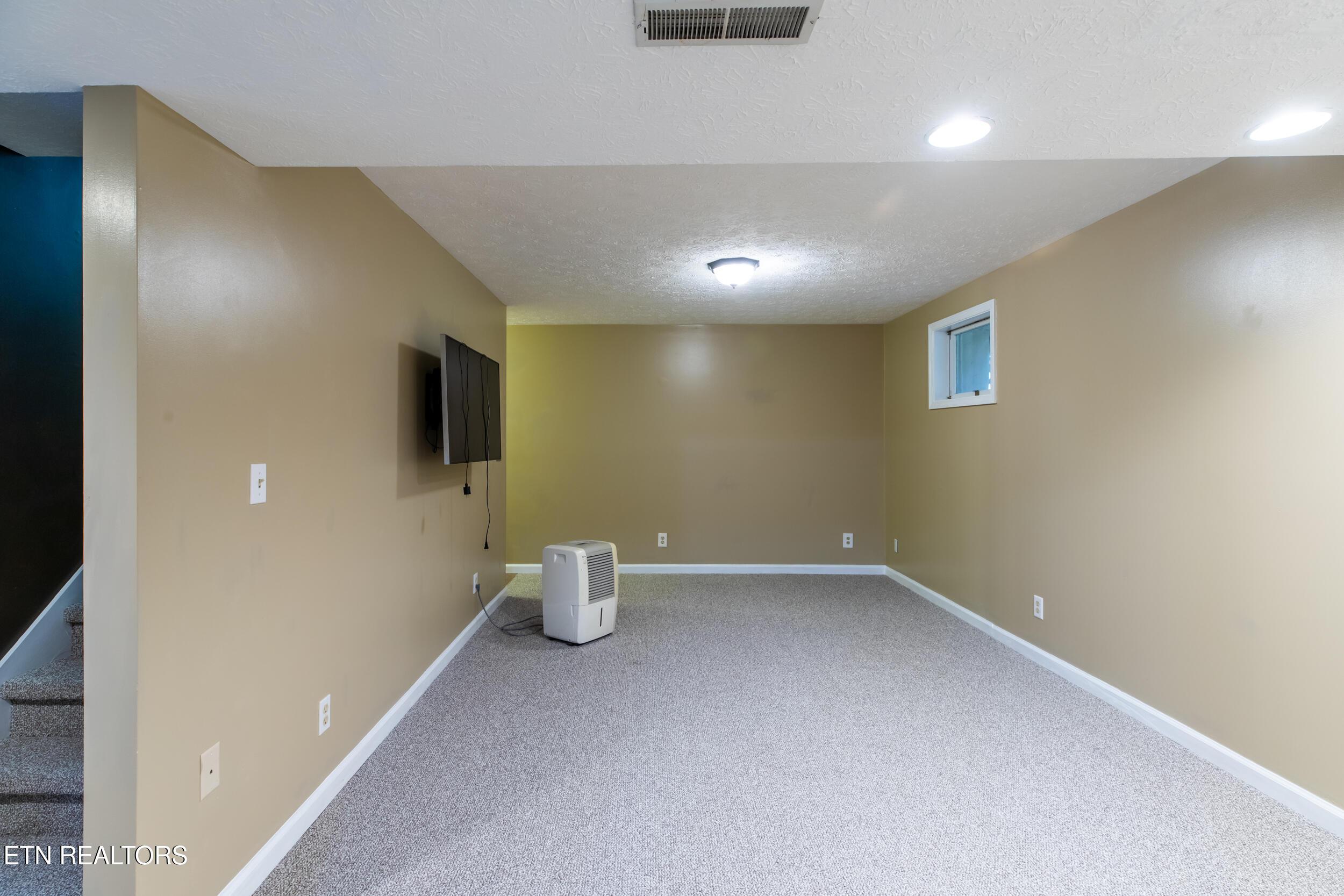 129 Bucks and Doe Lane, Lafollette, TN - Norris Lake Real Estate - Image# 33