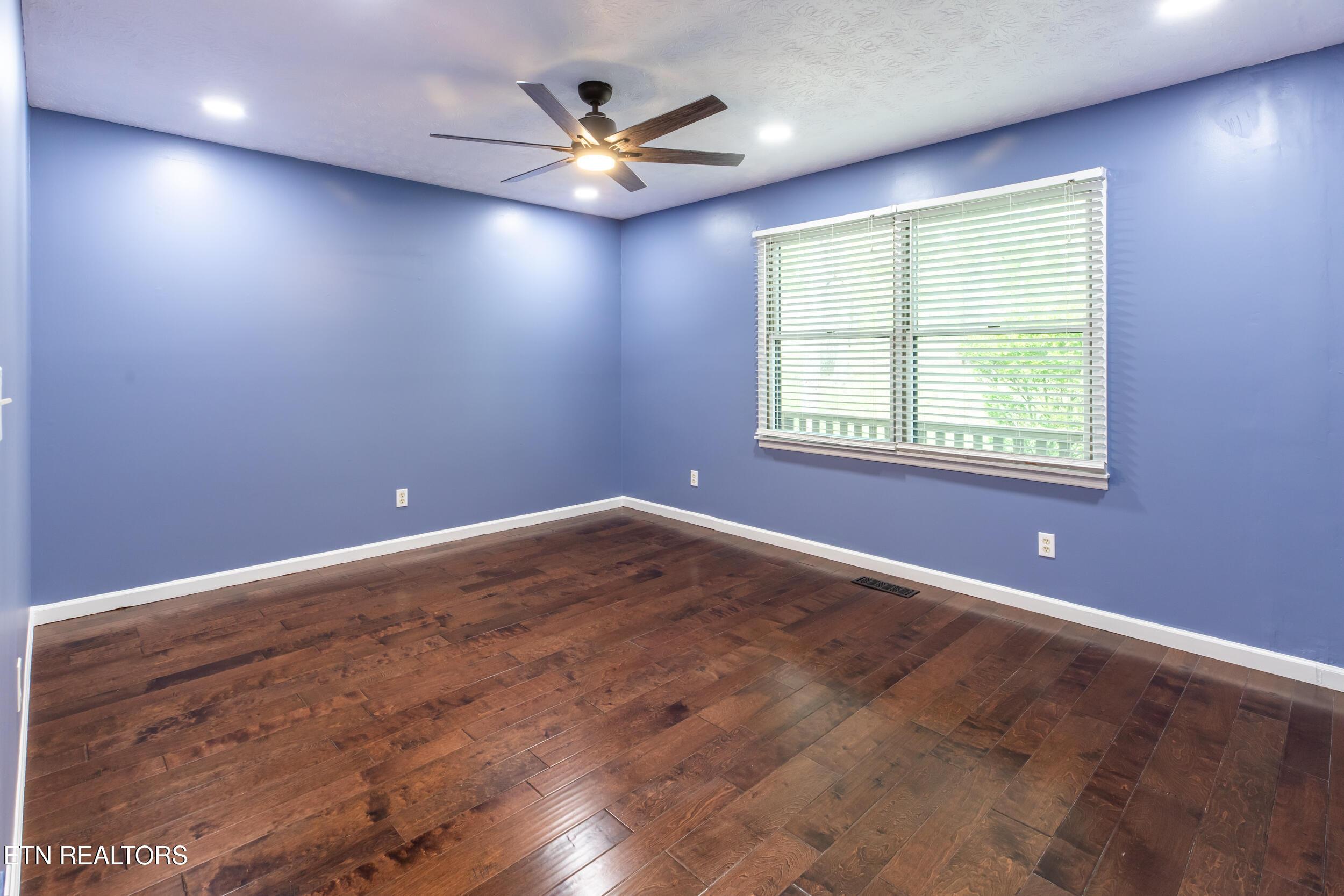 129 Bucks and Doe Lane, Lafollette, TN - Norris Lake Real Estate - Image# 28