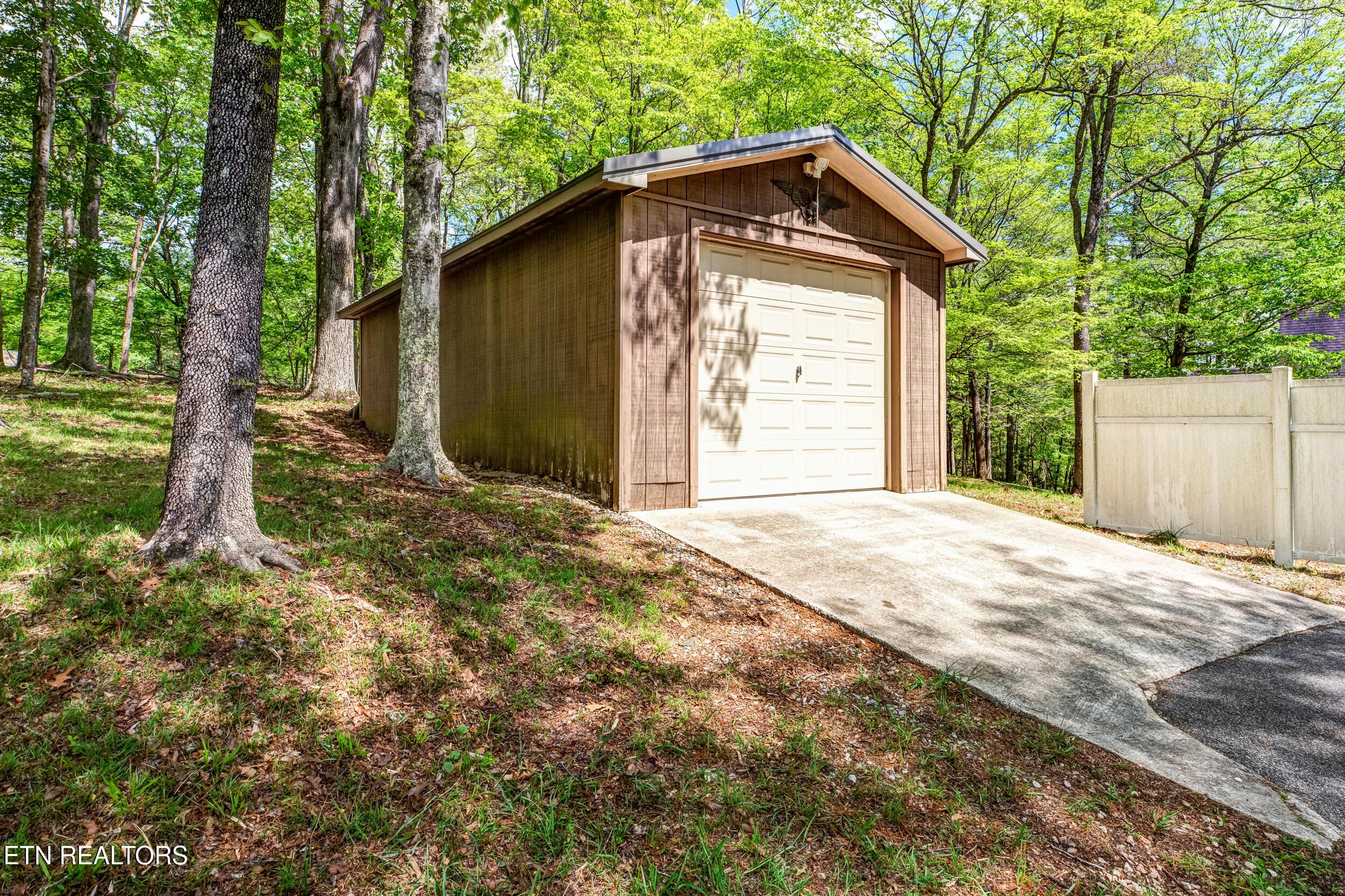 129 Bucks and Doe Lane, Lafollette, TN - Norris Lake Real Estate - Image# 17