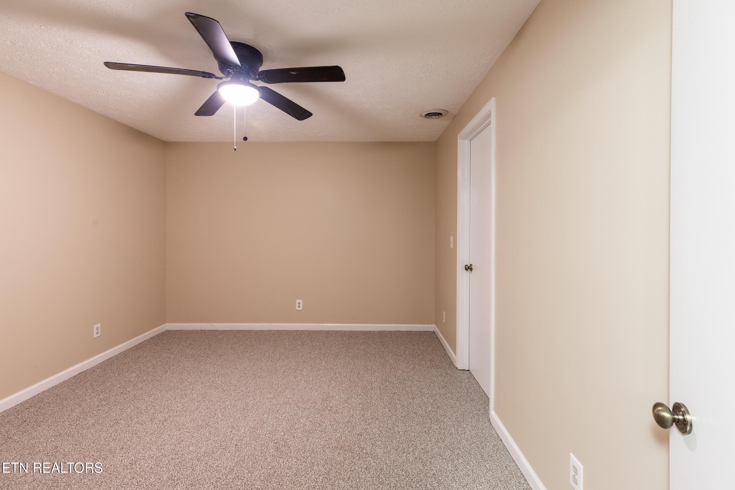 129 Bucks and Doe Lane, Lafollette, TN - Norris Lake Real Estate - Image# 37