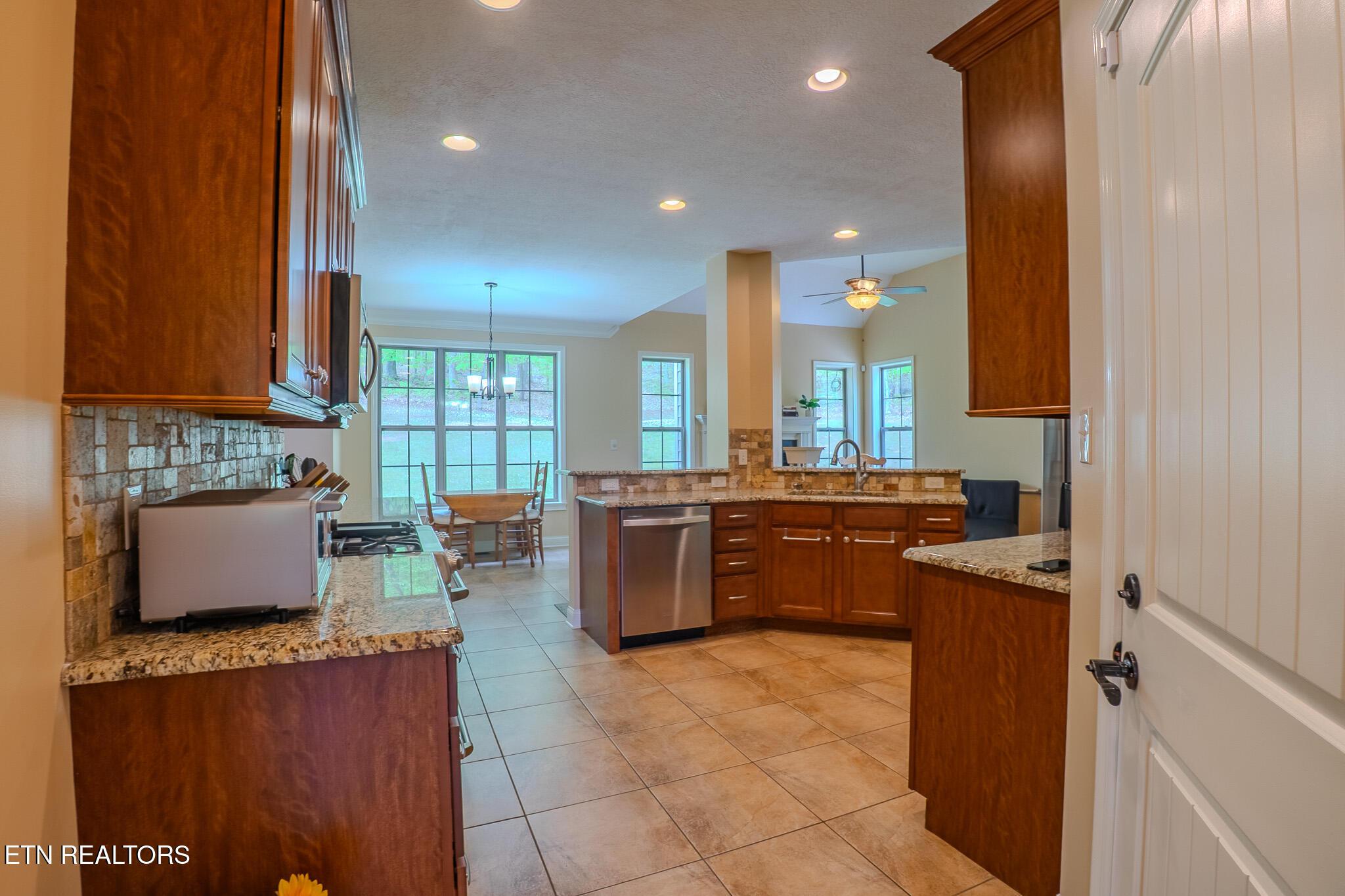 449 Hickory Pointe Lane, Maynardville, TN - Norris Lake Real Estate - Image# 13