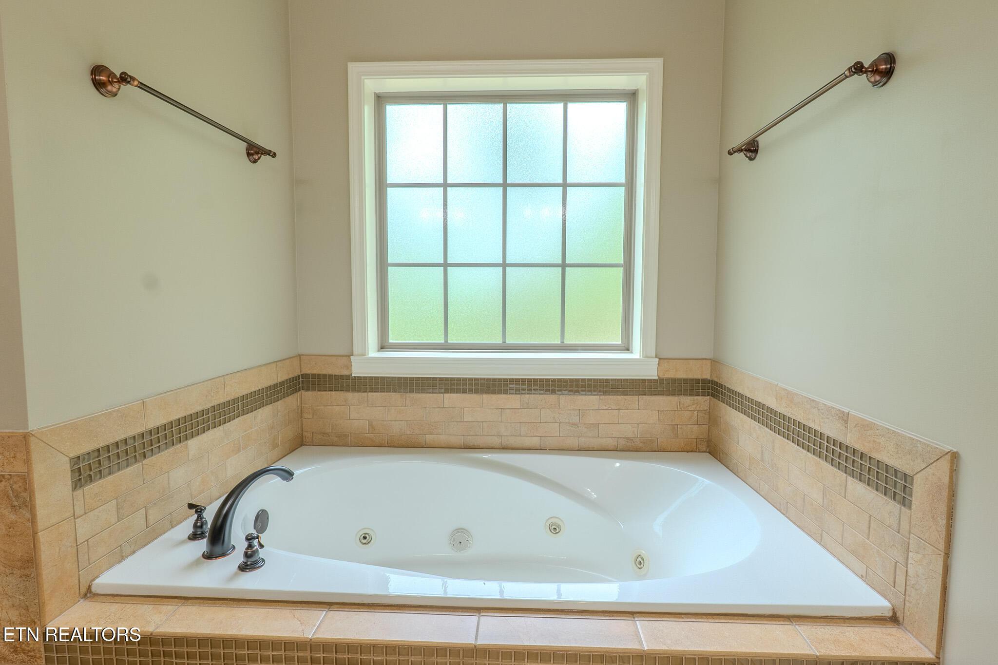 449 Hickory Pointe Lane, Maynardville, TN - Norris Lake Real Estate - Image# 24