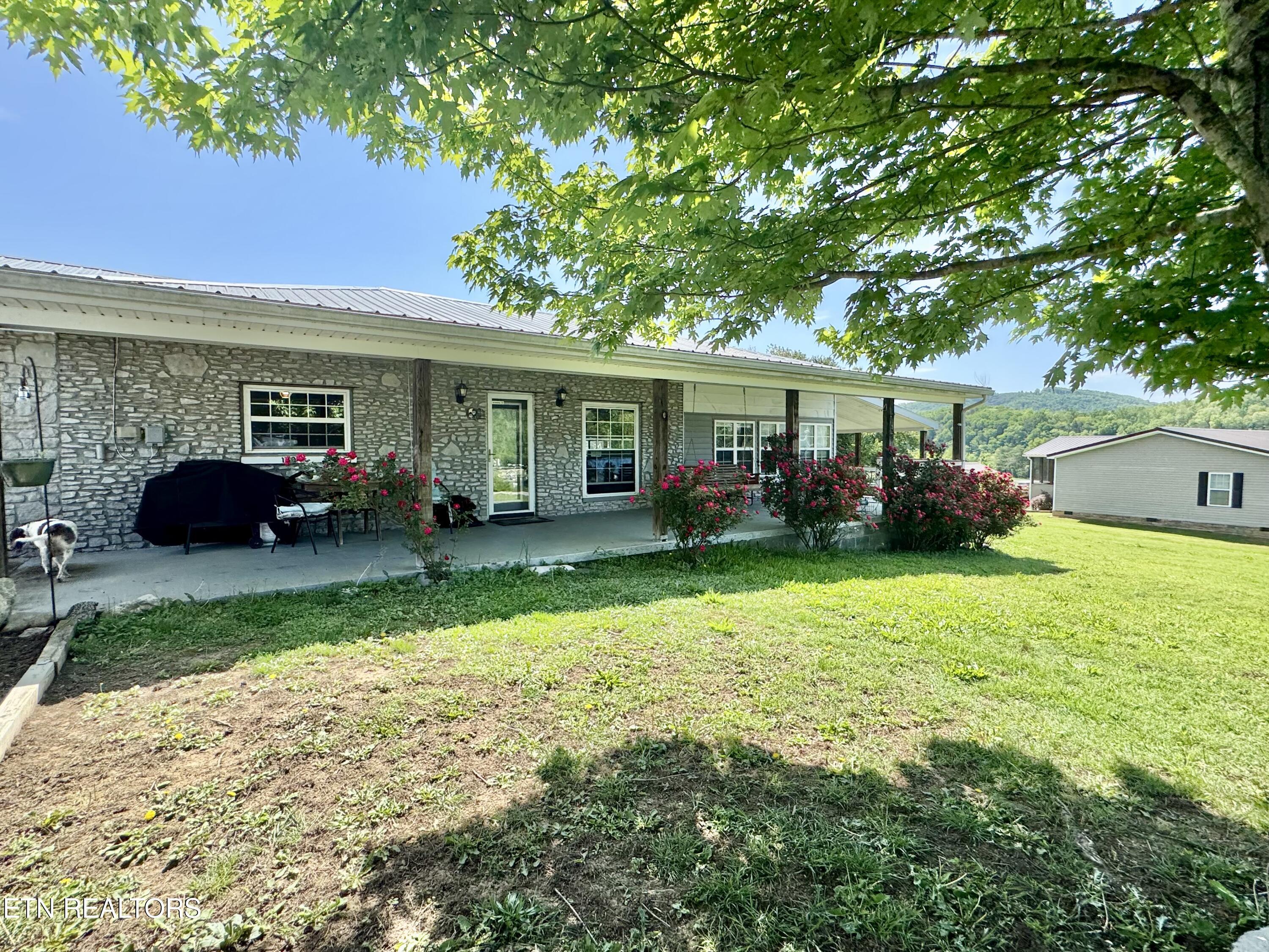 150 Lakeview Circle, Sharps Chapel, TN - Norris Lake Real Estate - Image# 1