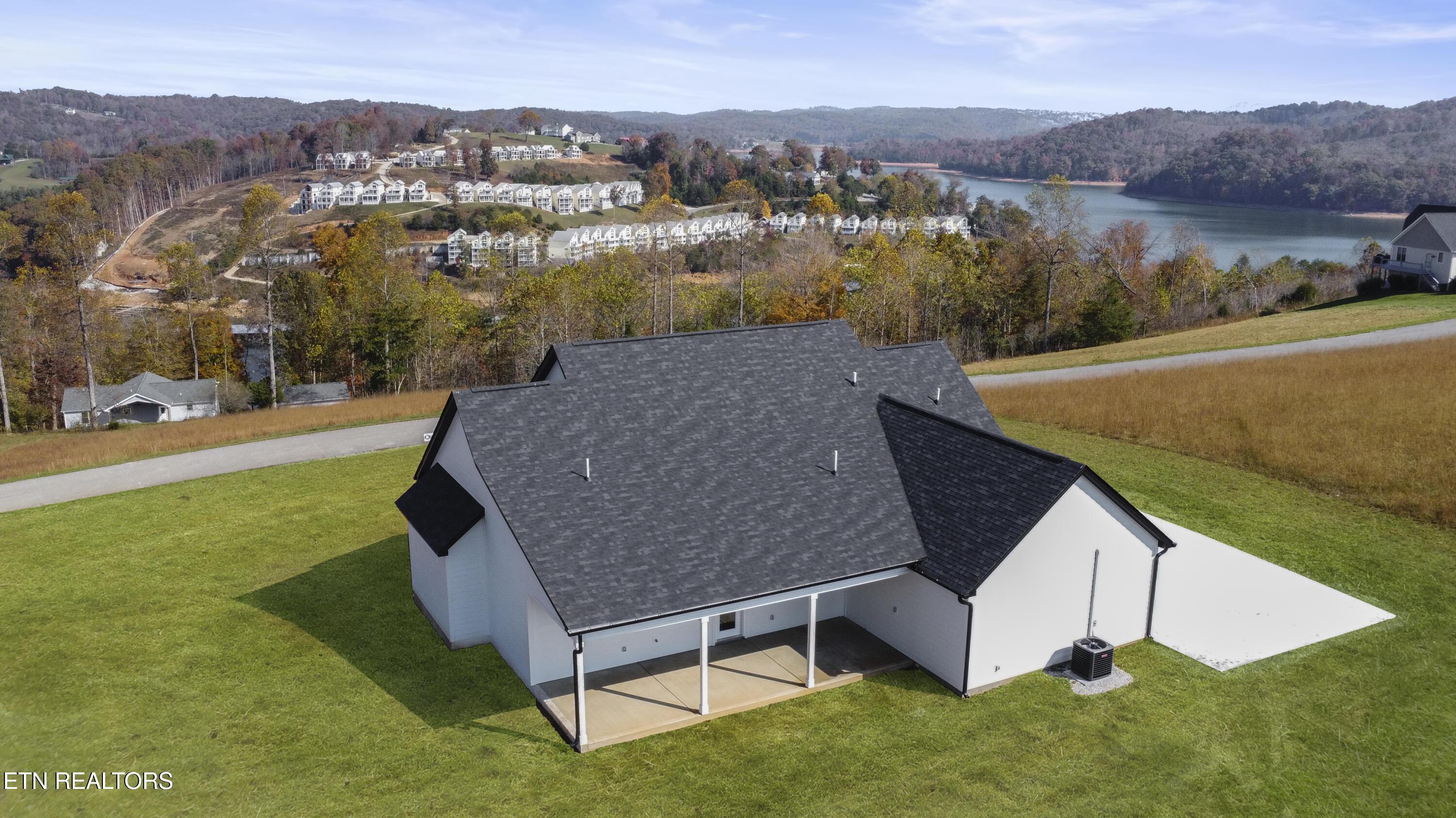 225 Sam & Maria Way, Lafollette, TN - Norris Lake Real Estate - Image# 5