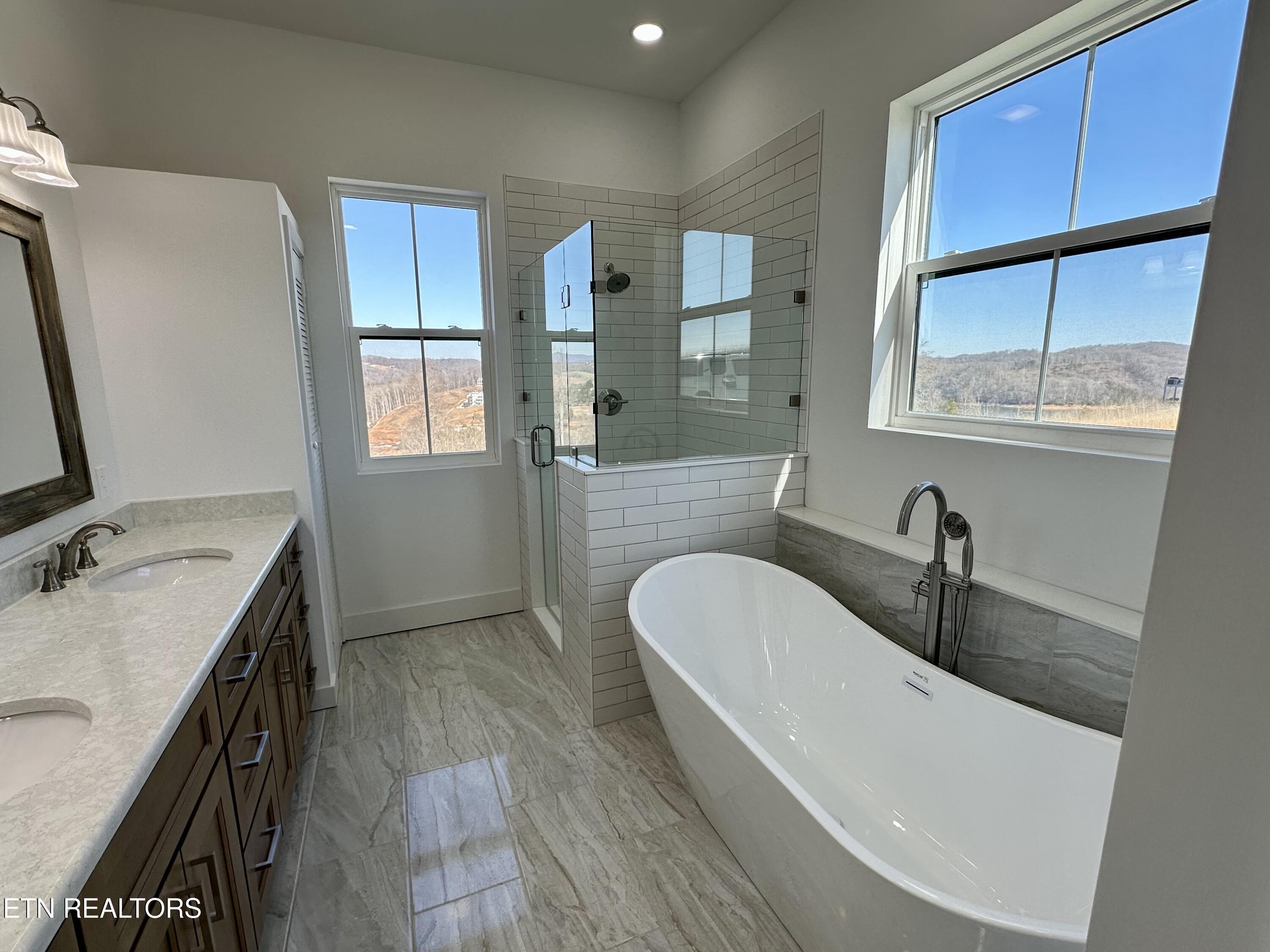 225 Sam & Maria Way, Lafollette, TN - Norris Lake Real Estate - Image# 23
