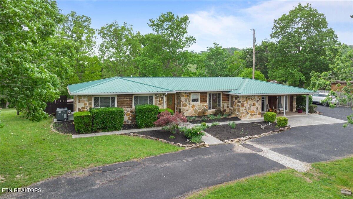 446 Oak Run Rd, Lafollette, TN - Norris Lake Real Estate - Image# 1