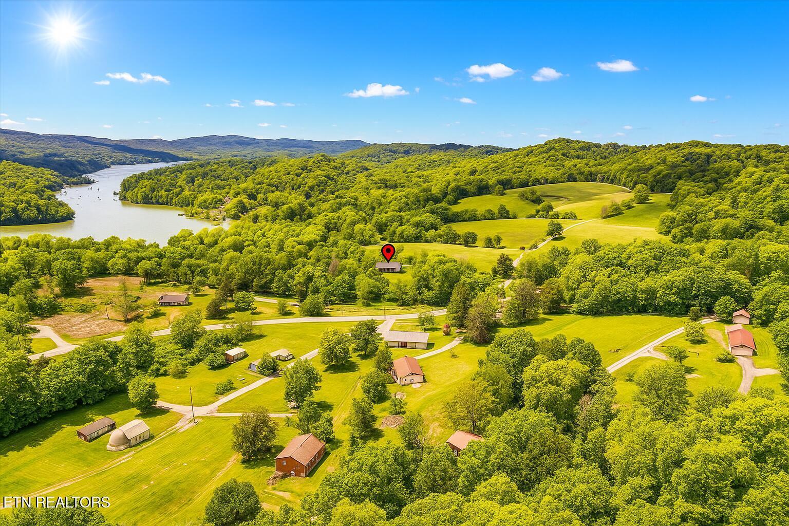 107 Straight Creek Dock Rd, New Tazewell, TN - Norris Lake Real Estate - Image# 2