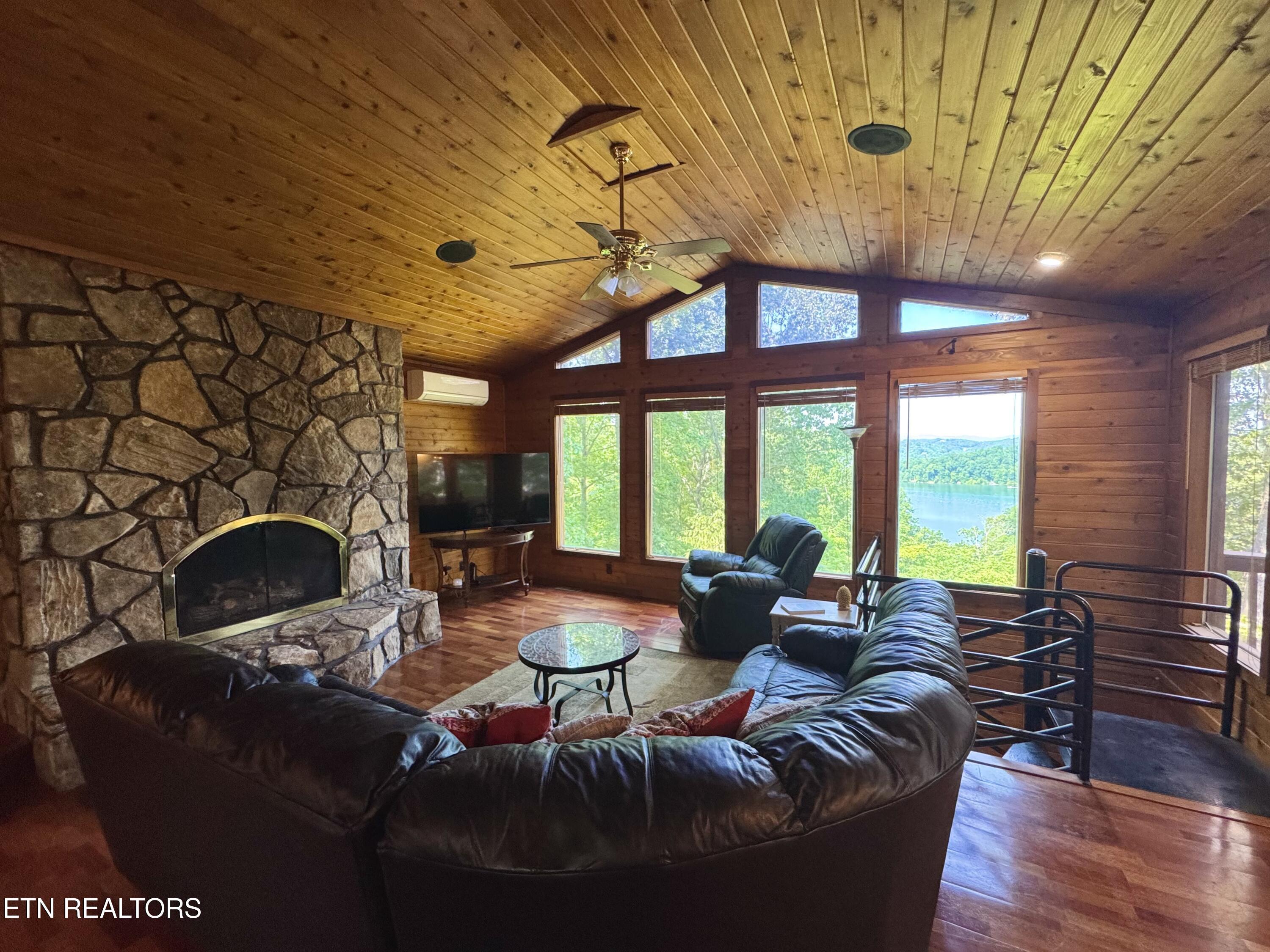 1186 Deerfield Way, Lafollette, TN - Norris Lake Real Estate - Image# 17