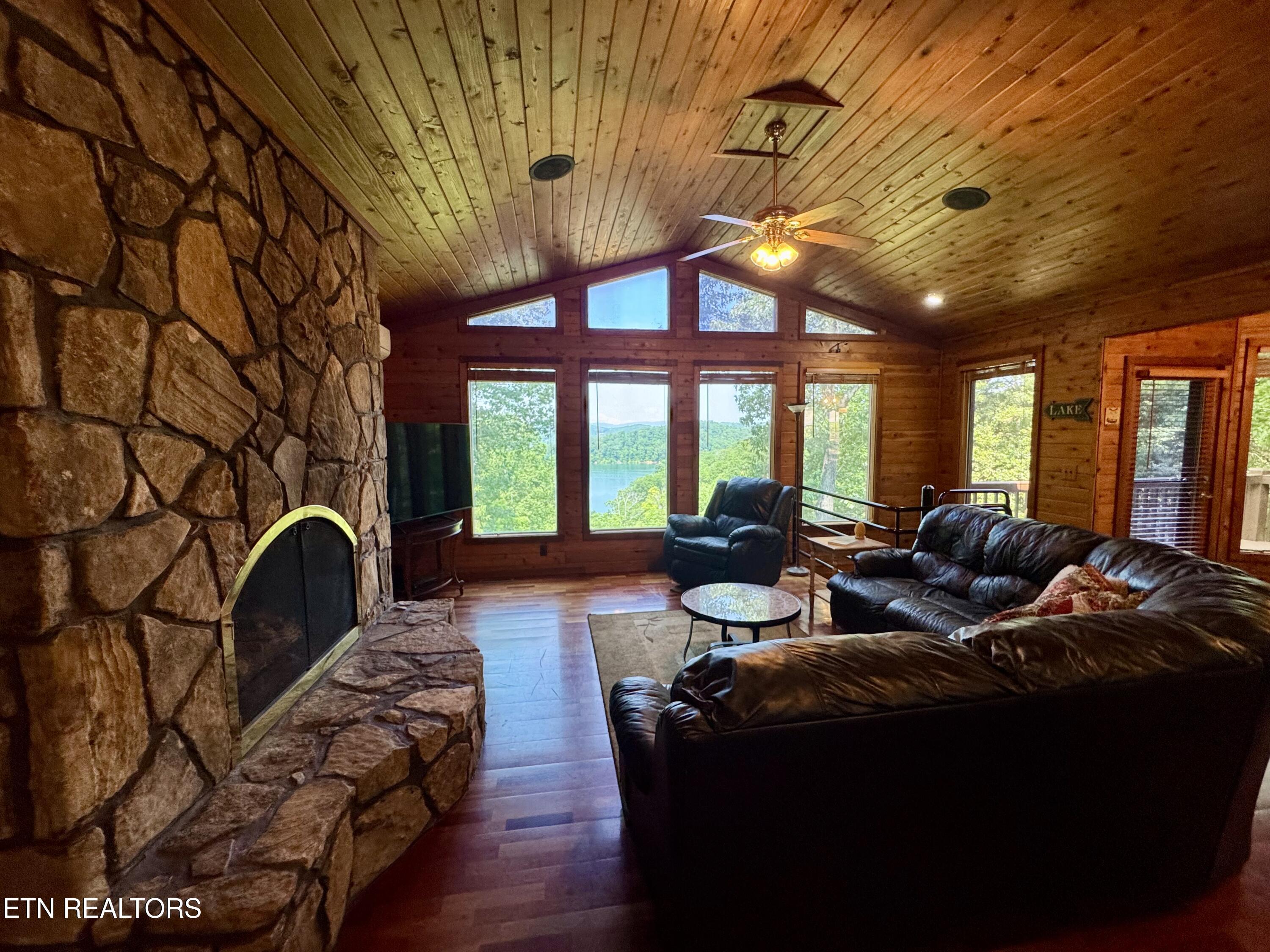 1186 Deerfield Way, Lafollette, TN - Norris Lake Real Estate - Image# 23