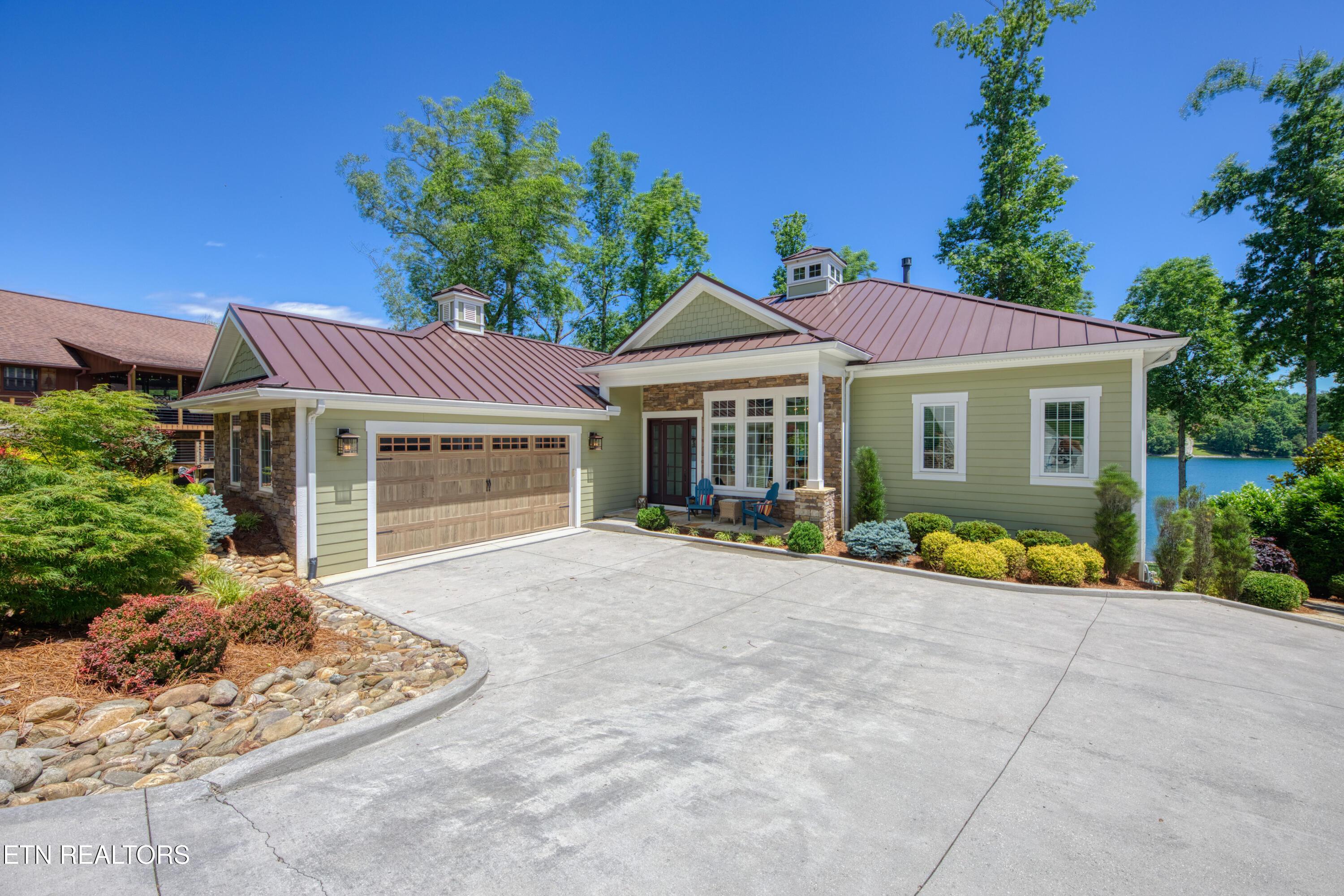 429 Hiawassee View Drive, Jacksboro, TN - Norris Lake Real Estate - Image# 2
