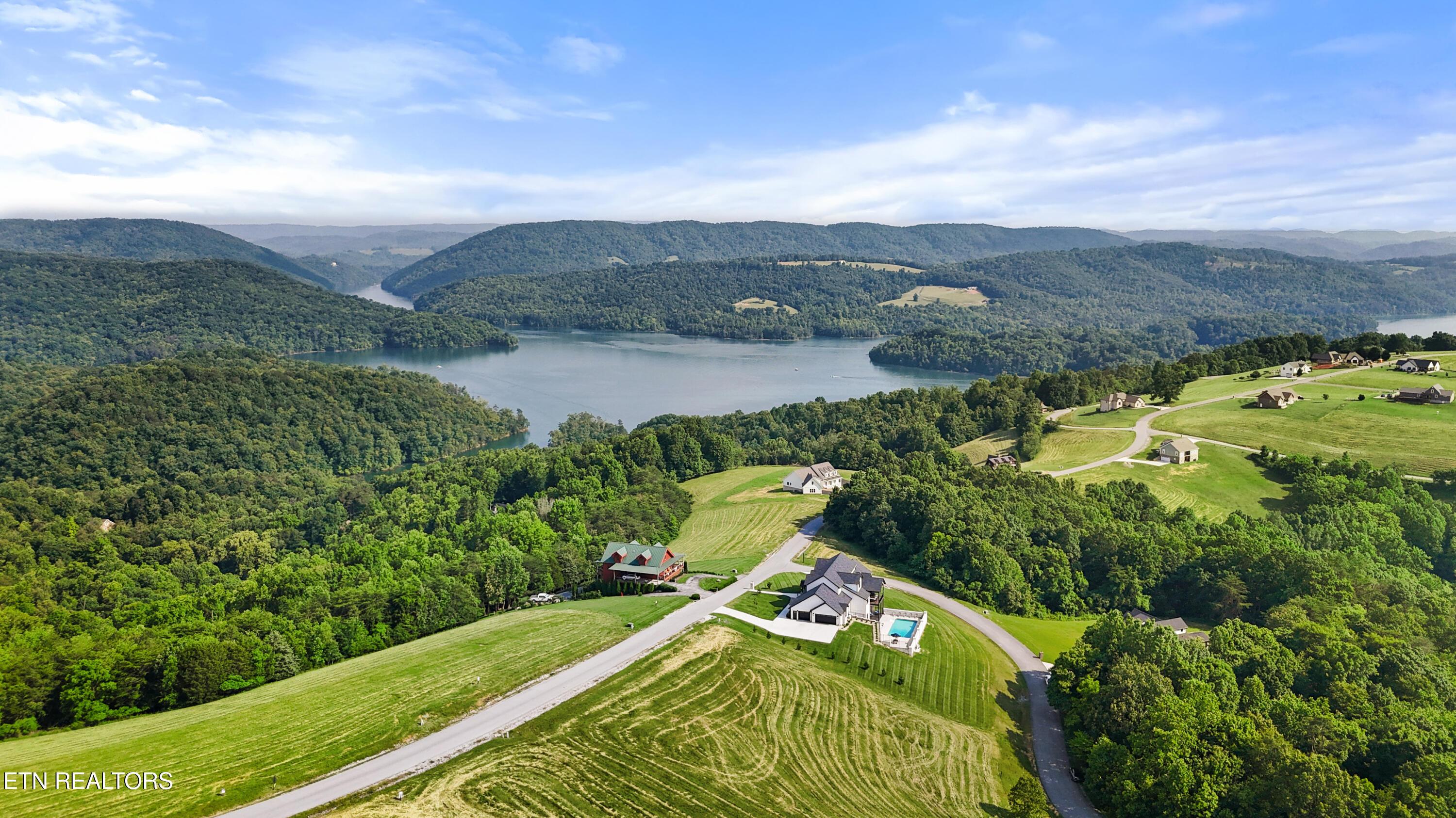 888 Smokey Quartz Blvd Blvd, New Tazewell, TN - Norris Lake Real Estate - Image# 14
