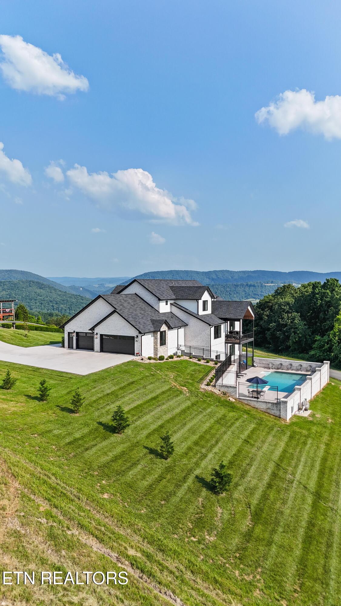 888 Smokey Quartz Blvd Blvd, New Tazewell, TN - Norris Lake Real Estate - Image# 15