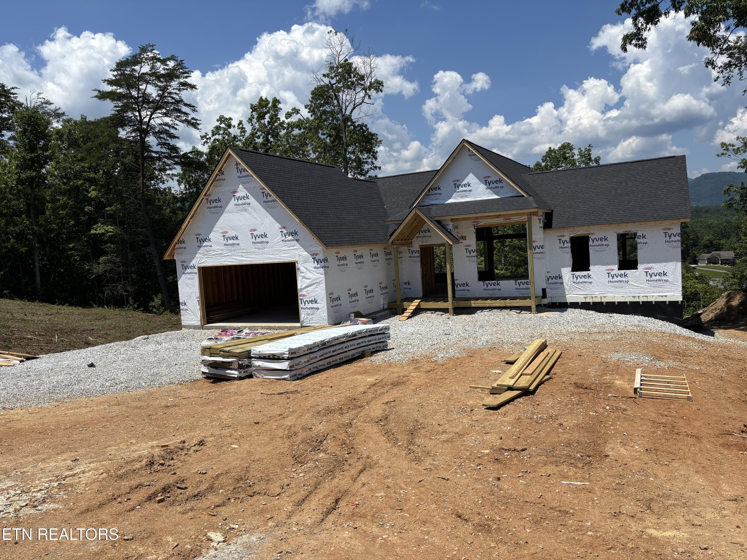 300 Bluff Trace, Jacksboro, TN - Norris Lake Real Estate - Image# 4