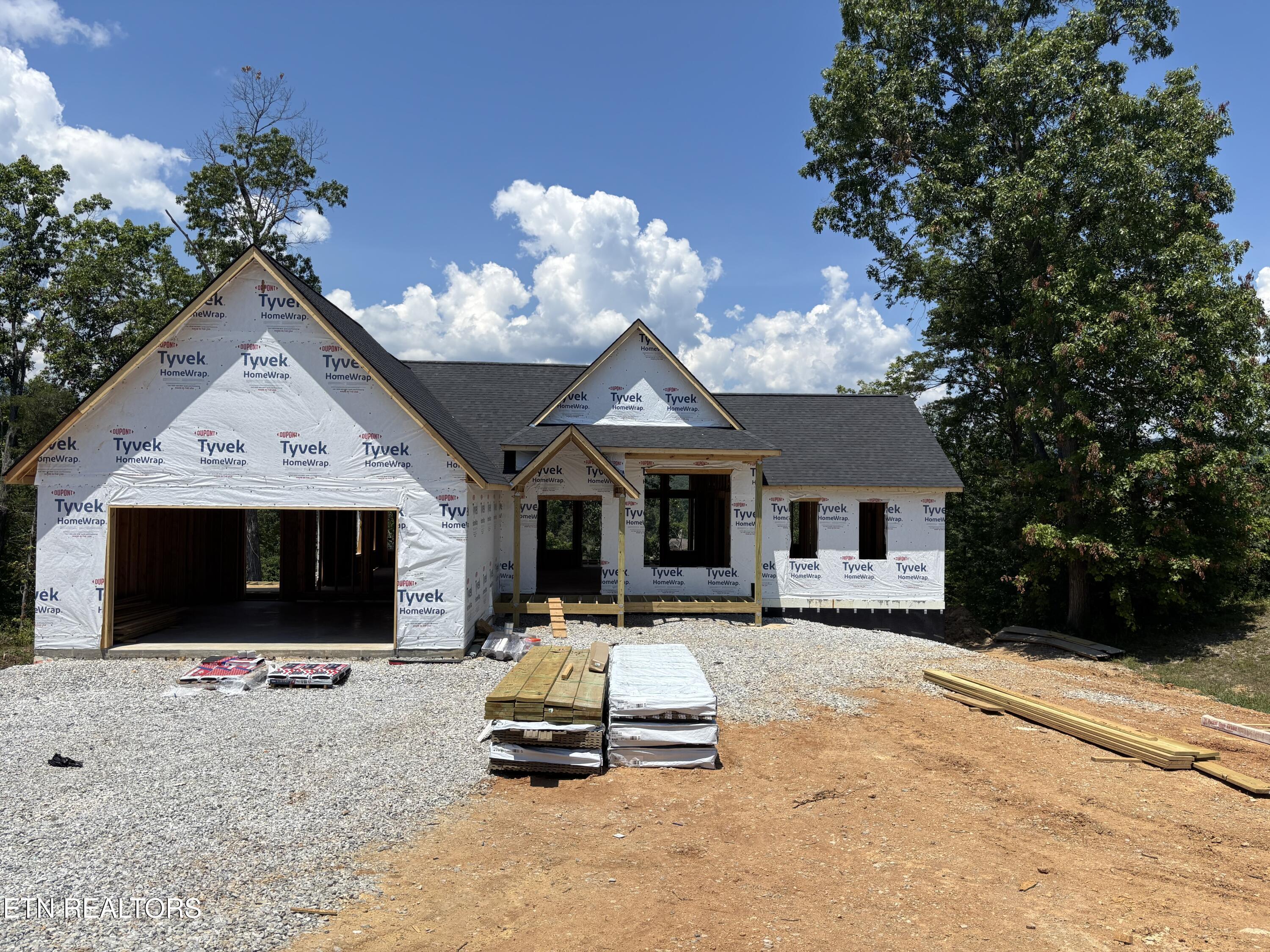 300 Bluff Trace, Jacksboro, TN - Norris Lake Real Estate - Image# 2