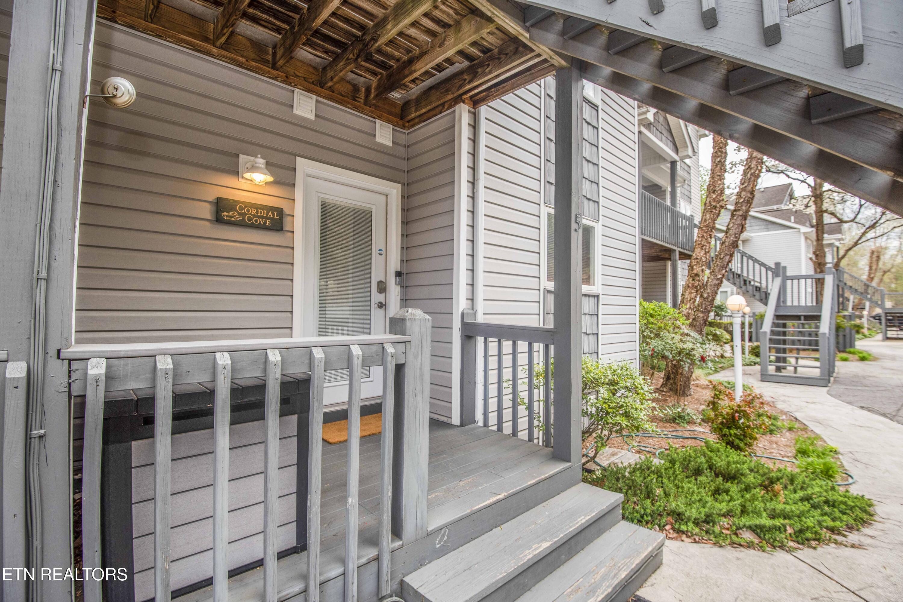 245 Doe Ln, Lafollette, TN - Norris Lake Real Estate - Image# 2