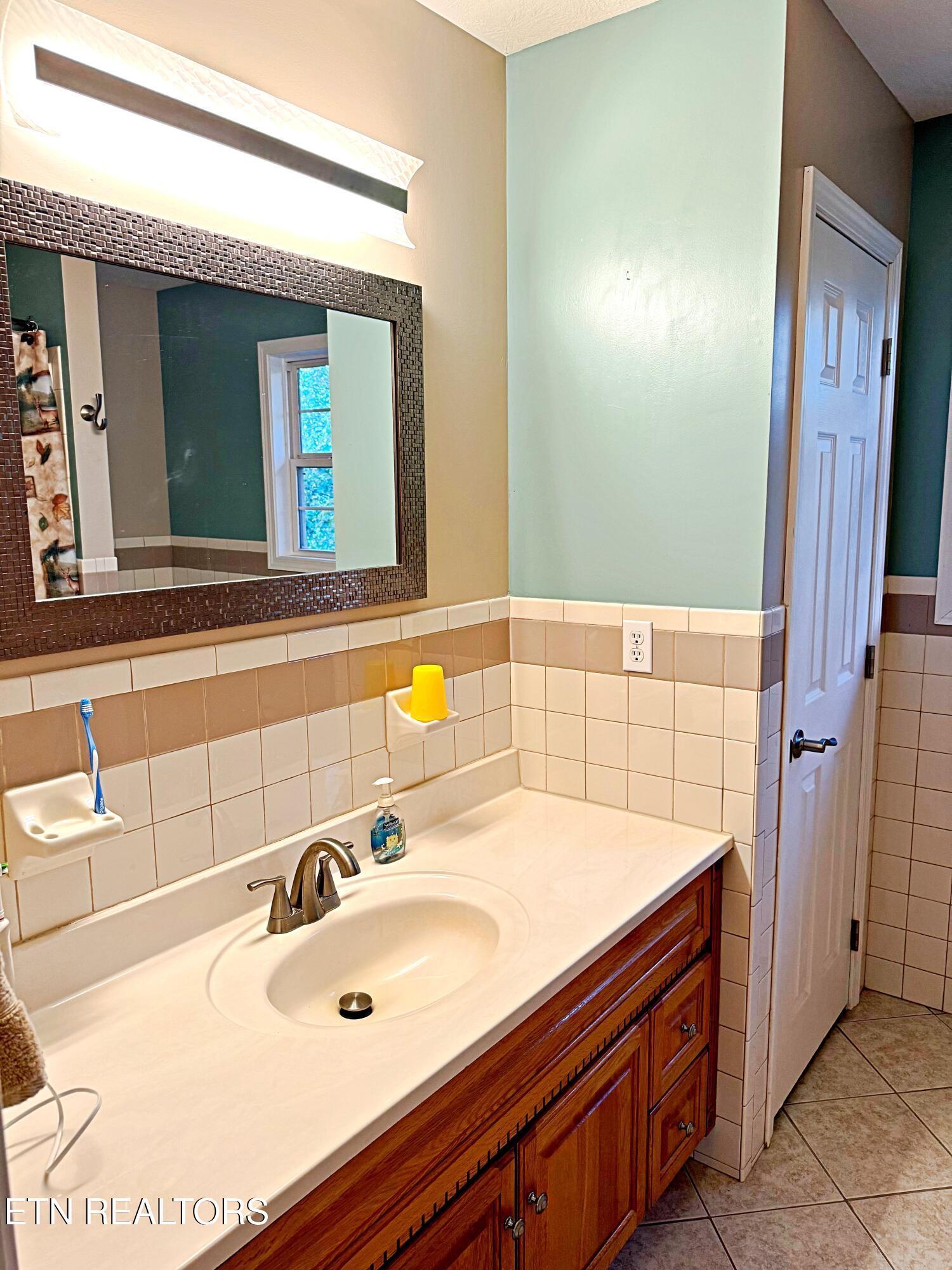 240 Mariner Point Rd, Lafollette, TN - Norris Lake Real Estate - Image# 7