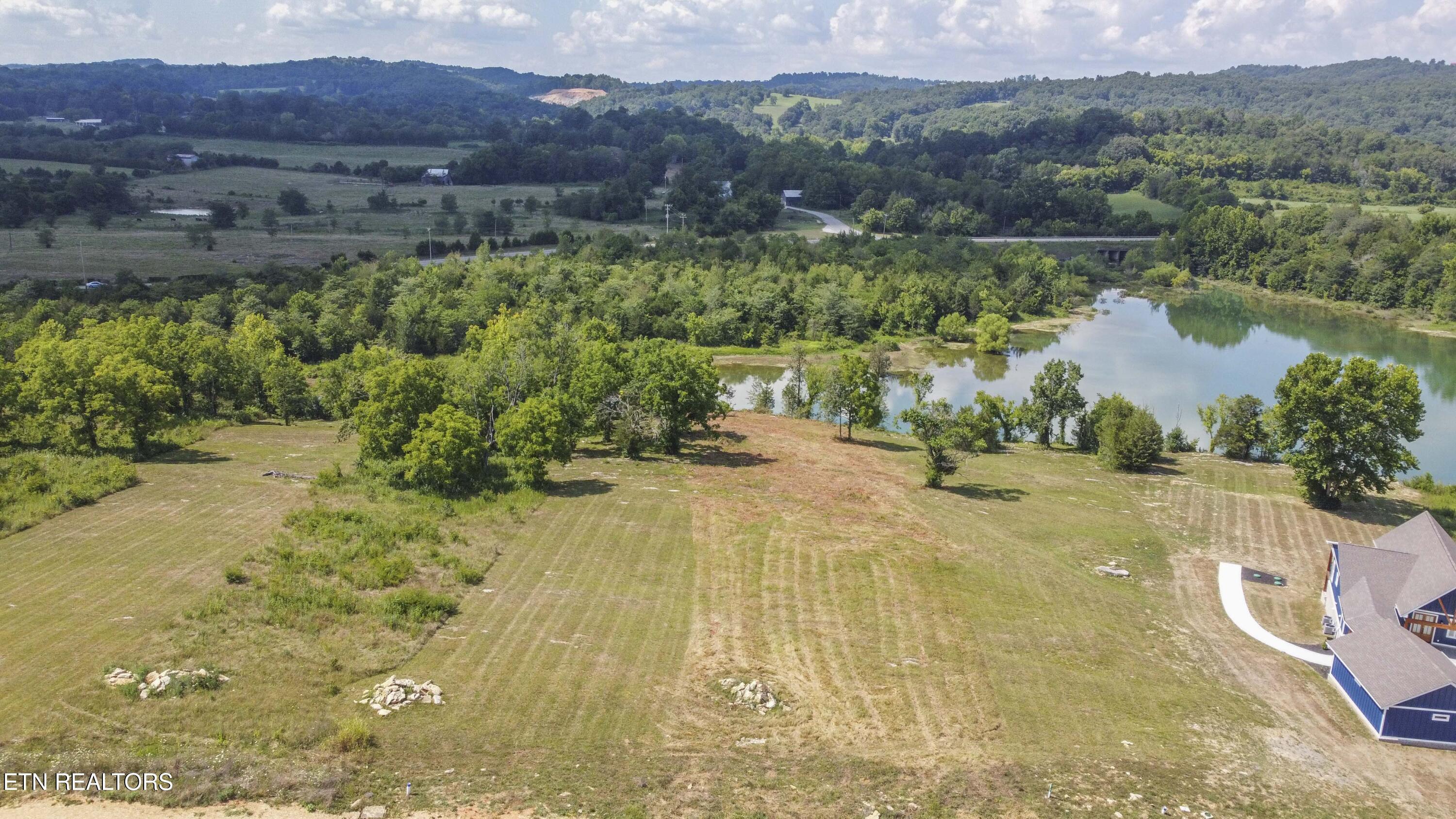 Waterfront Knl, Sharps Chapel, TN - Norris Lake Real Estate - Image# 2