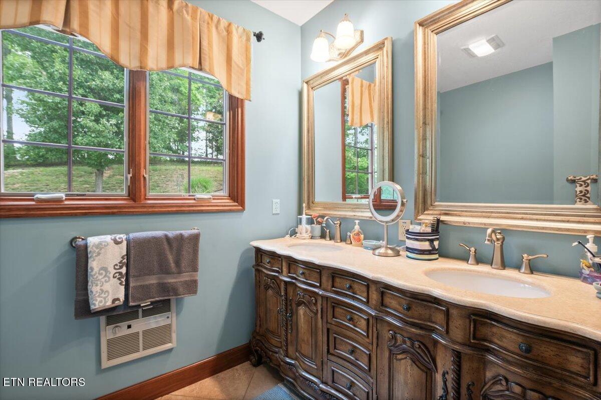 124 Smokeys Point, Lafollette, TN - Norris Lake Real Estate - Image# 23