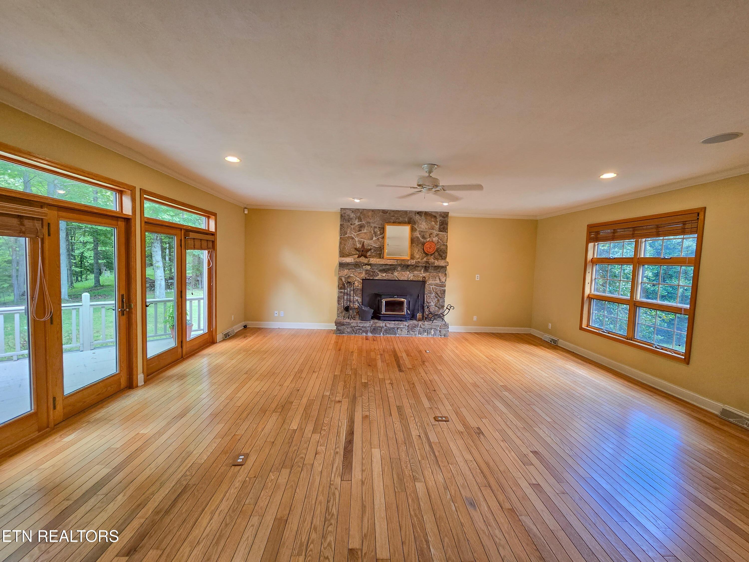 337 Fox Ridge Lane, Caryville, TN - Norris Lake Real Estate - Image# 3