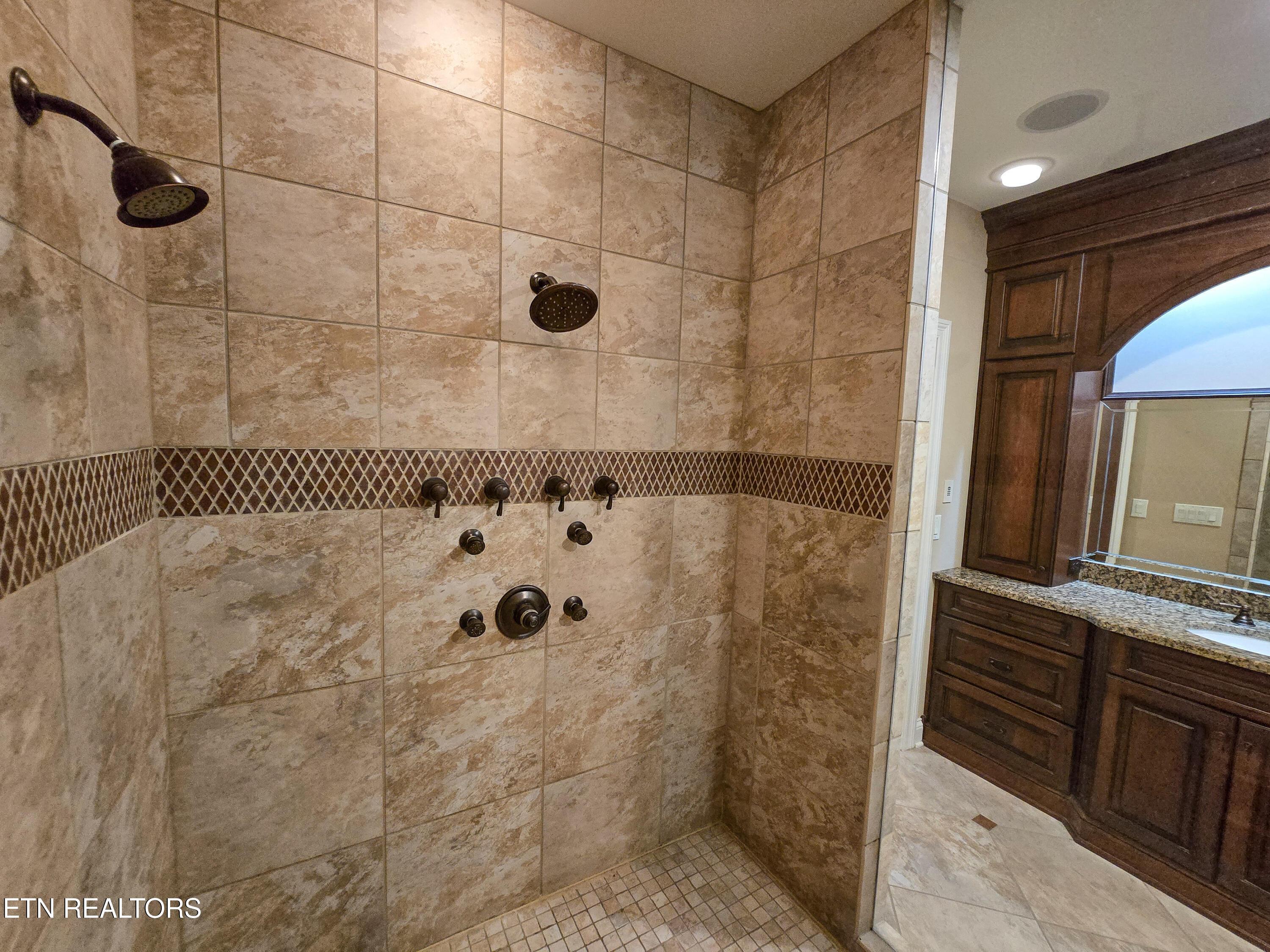 337 Fox Ridge Lane, Caryville, TN - Norris Lake Real Estate - Image# 25