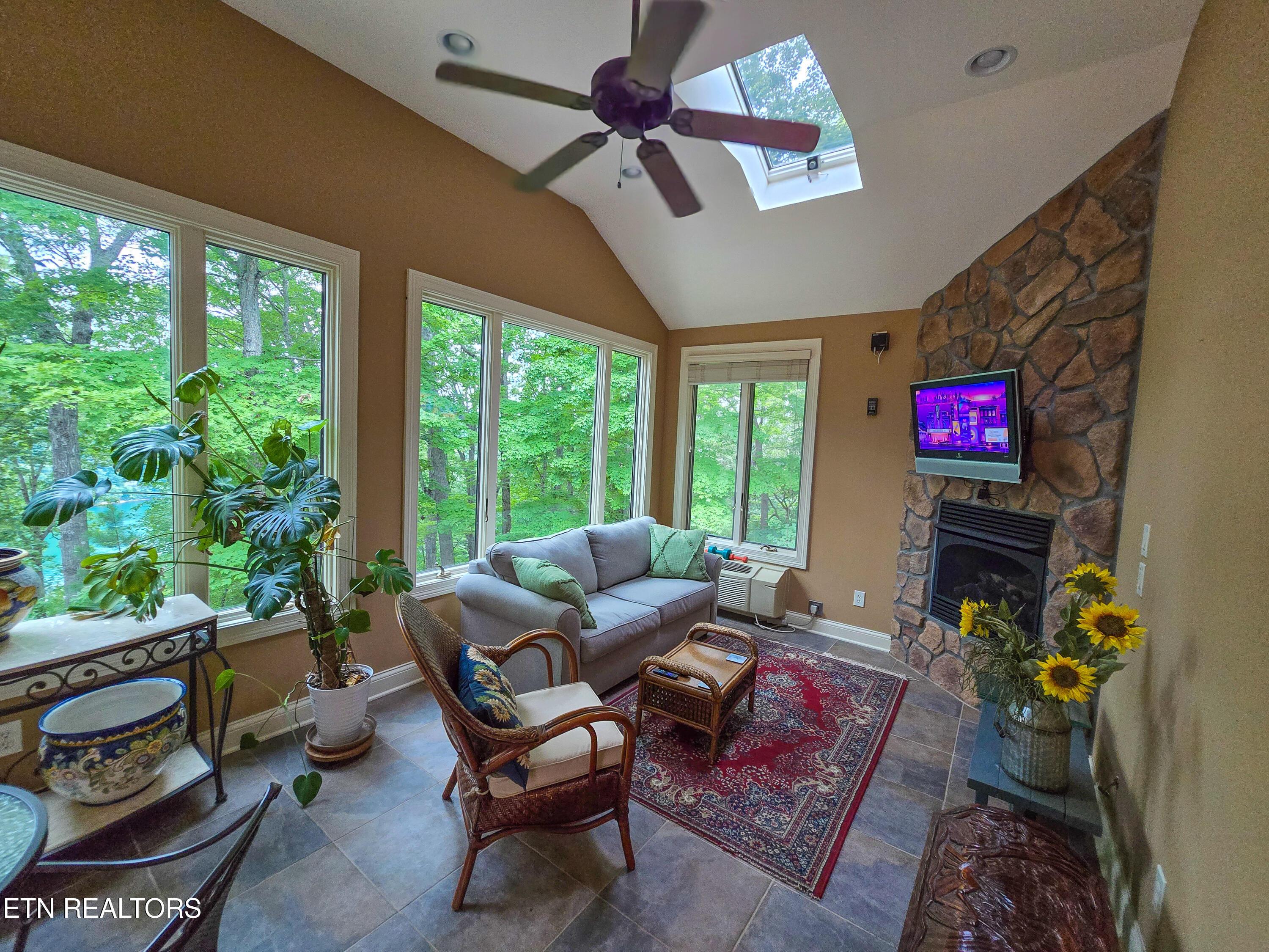 337 Fox Ridge Lane, Caryville, TN - Norris Lake Real Estate - Image# 32