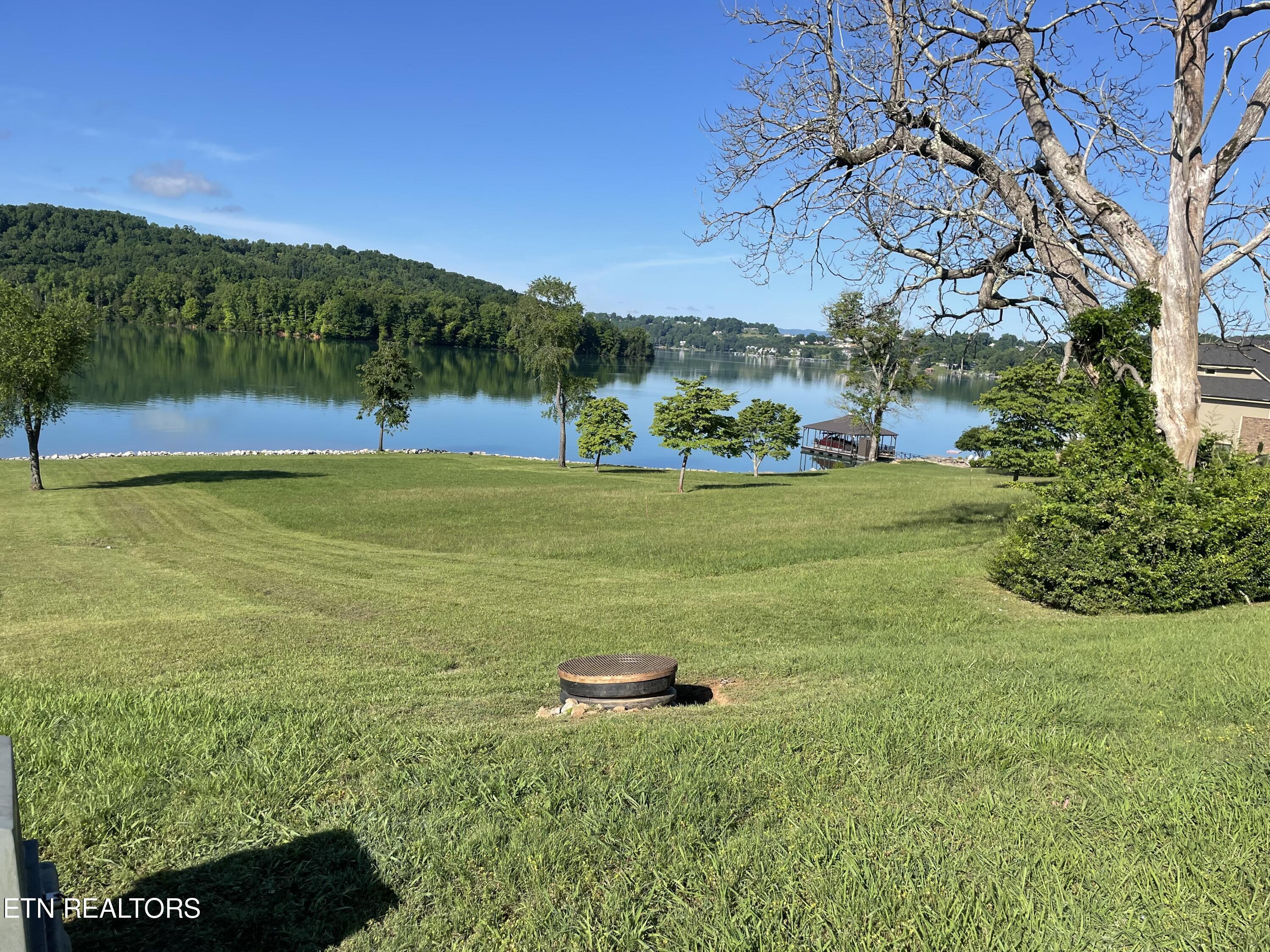 1 Crown Pointe Rd, Lafollette, TN - Norris Lake Real Estate - Image# 4
