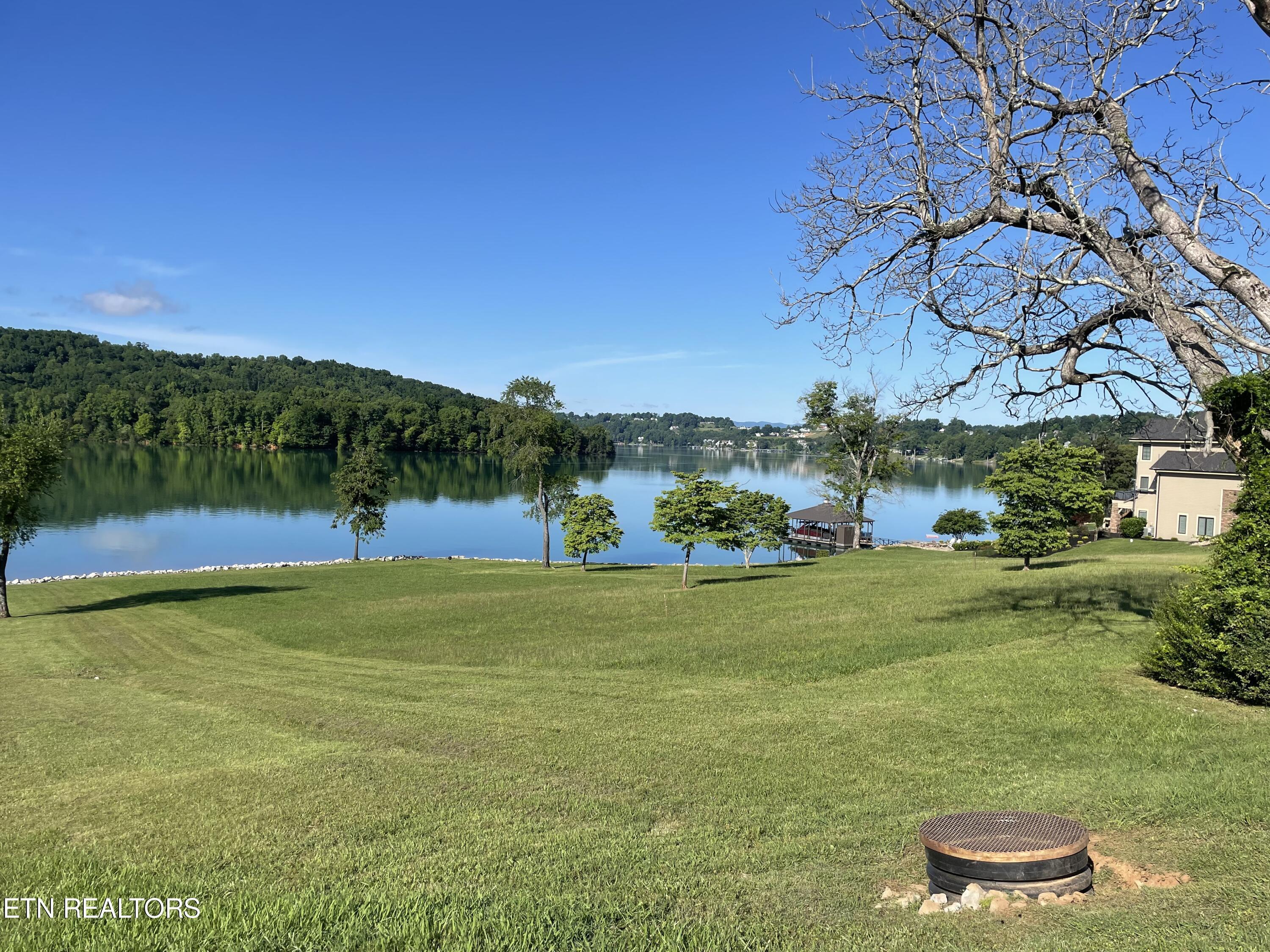 1 Crown Pointe Rd, Lafollette, TN - Norris Lake Real Estate - Image# 7