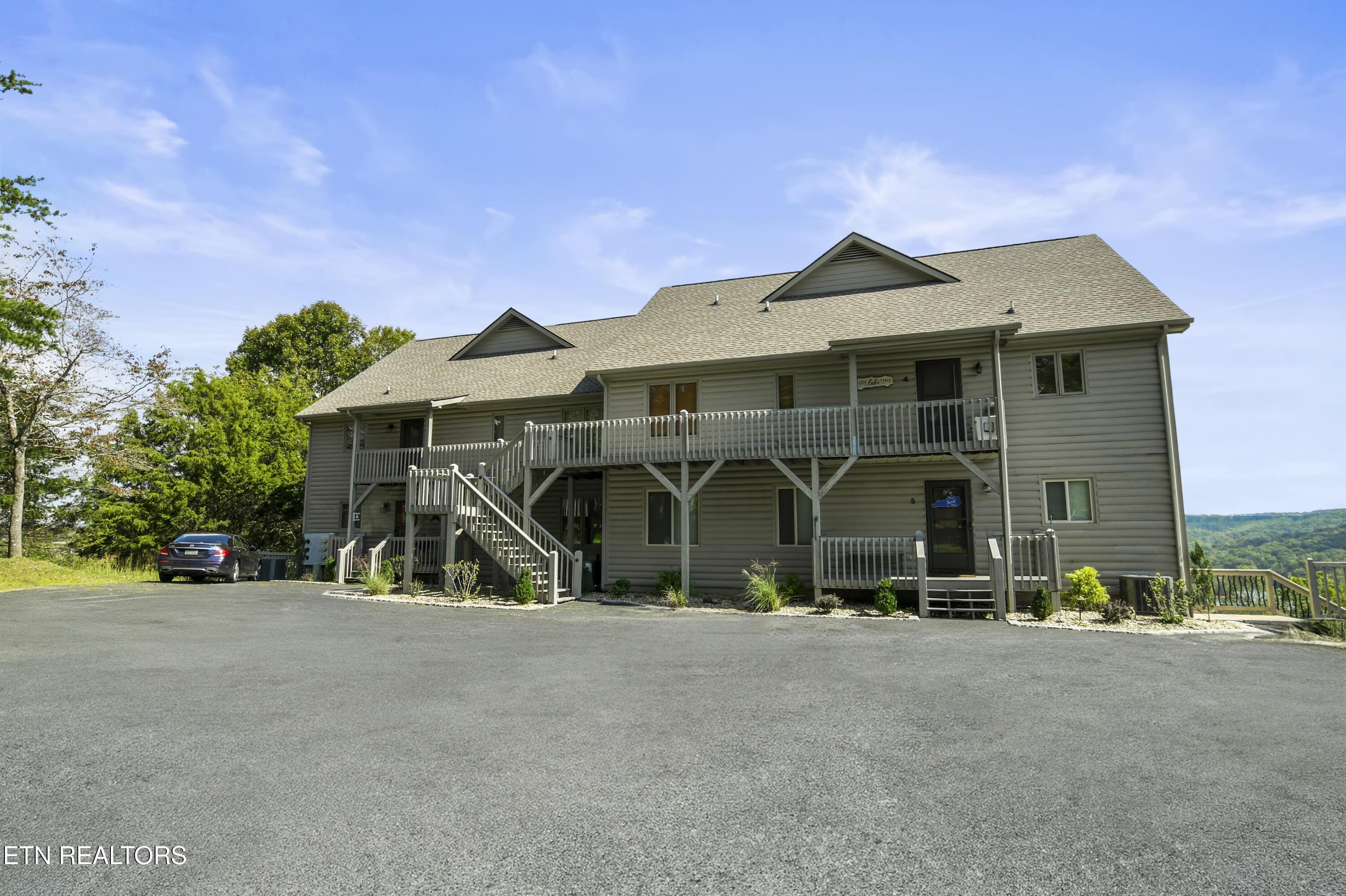 1231 Deerfield Way, Lafollette, TN - Norris Lake Real Estate - Image# 1