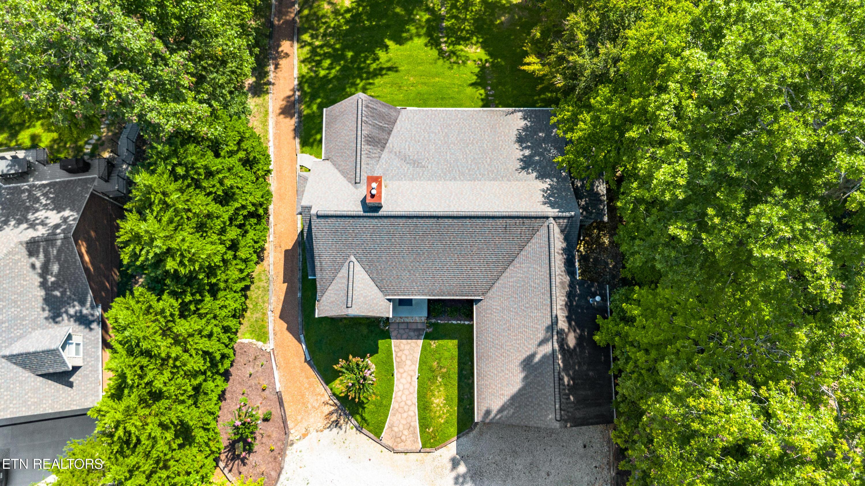 961 Foxridge Lane, Caryville, TN - Norris Lake Real Estate - Image# 6