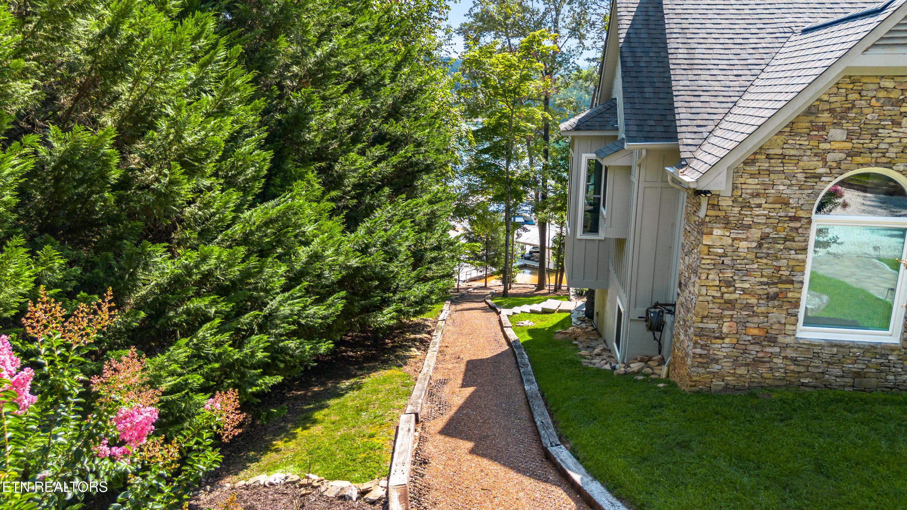 961 Foxridge Lane, Caryville, TN - Norris Lake Real Estate - Image# 8