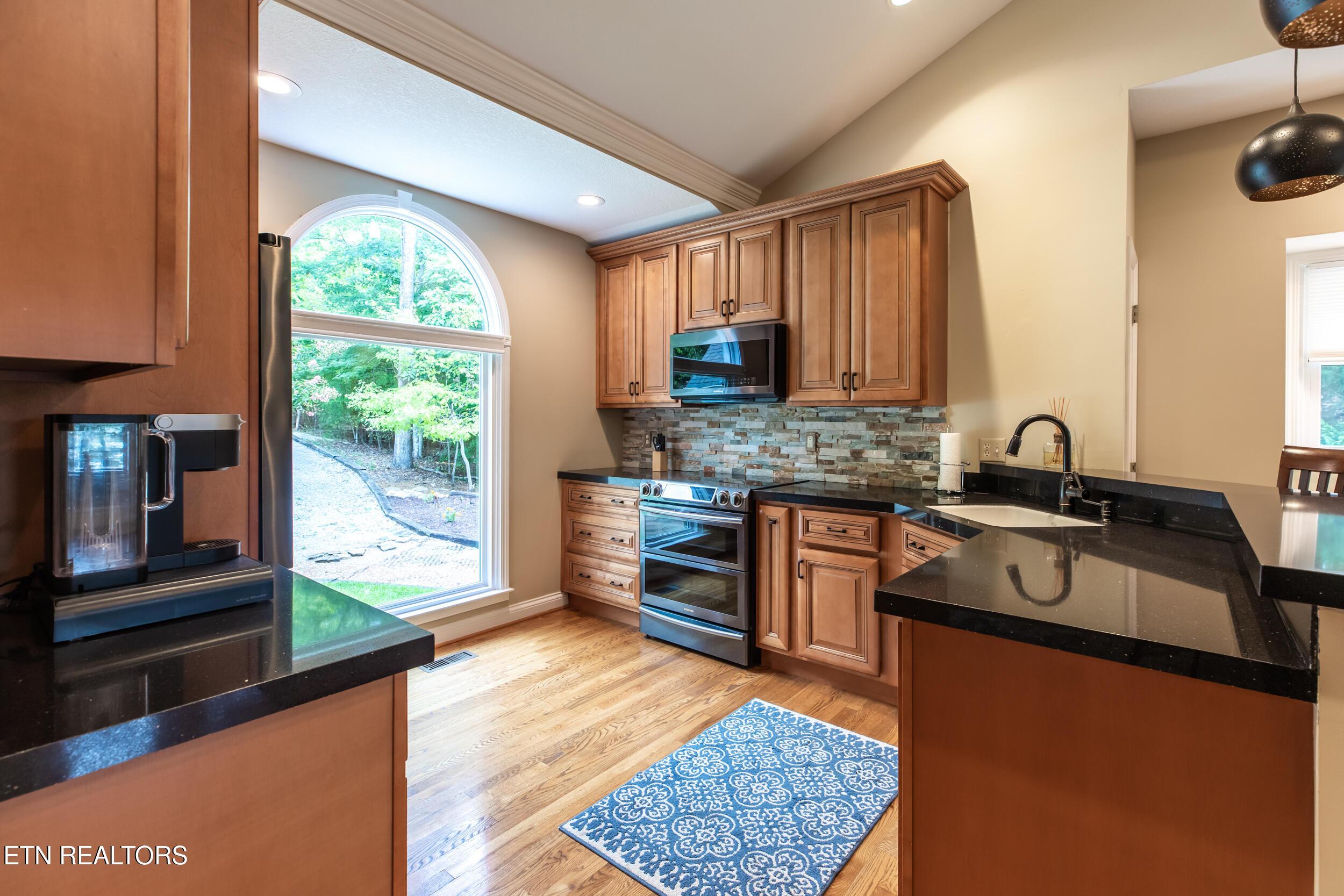 961 Foxridge Lane, Caryville, TN - Norris Lake Real Estate - Image# 19