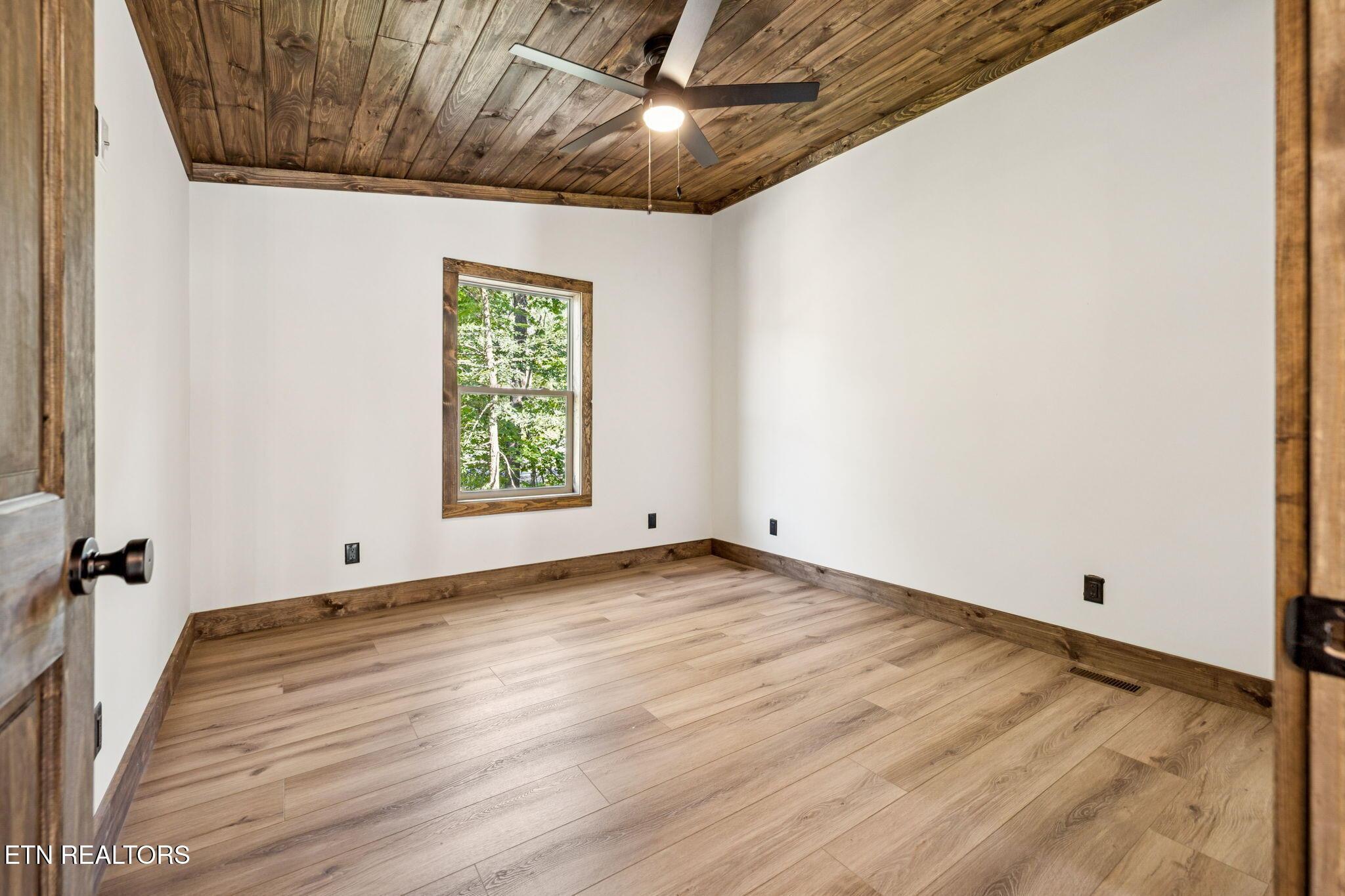 Norris Lake Real Estate - Image# 35