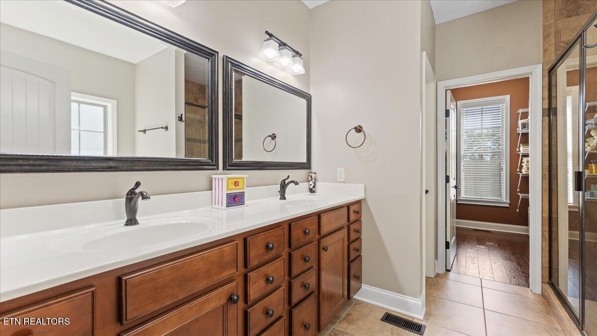 449 Hickory Pointe Ln, Maynardville, TN - Norris Lake Real Estate - Image# 33