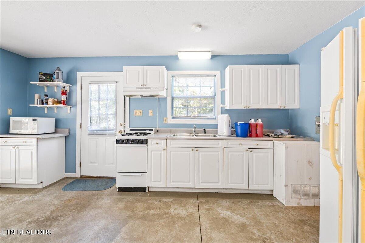 939 E Norris Point Rd, Lafollette, TN - Norris Lake Real Estate - Image# 51