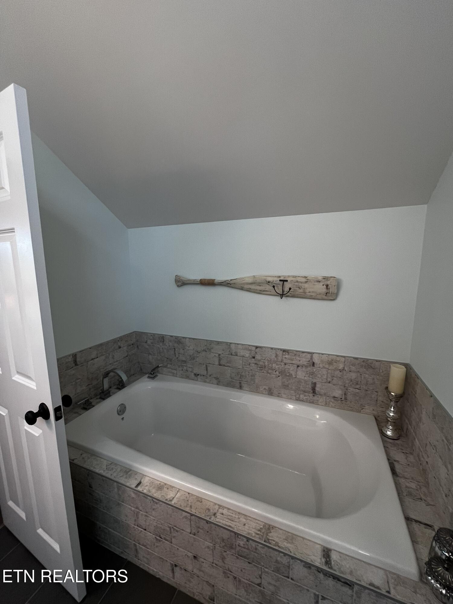 135 N Deer Hill Village Lane, Lafollette, TN - Norris Lake Real Estate - Image# 33