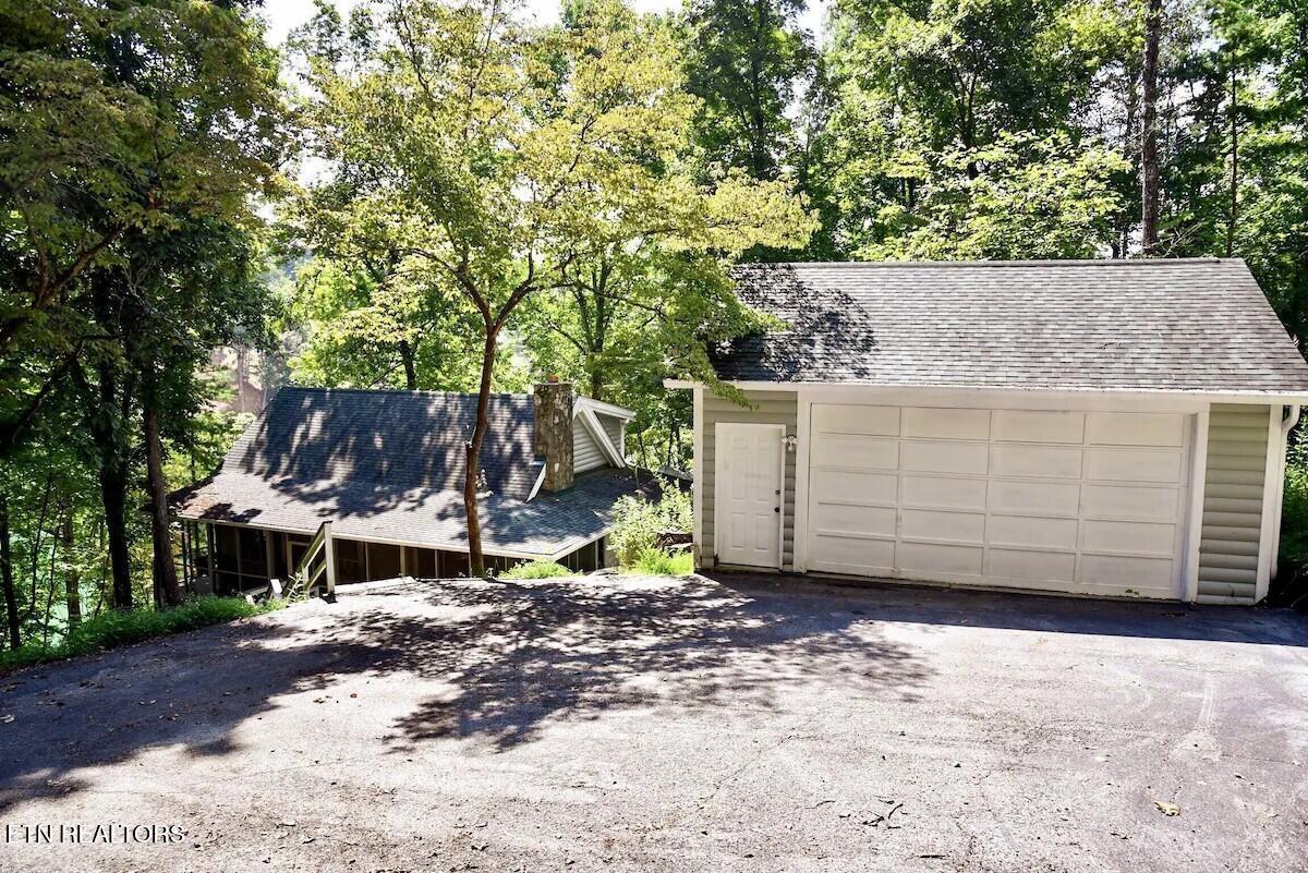 226 Deer Run Point, Lafollette, TN - Norris Lake Real Estate - Image# 2