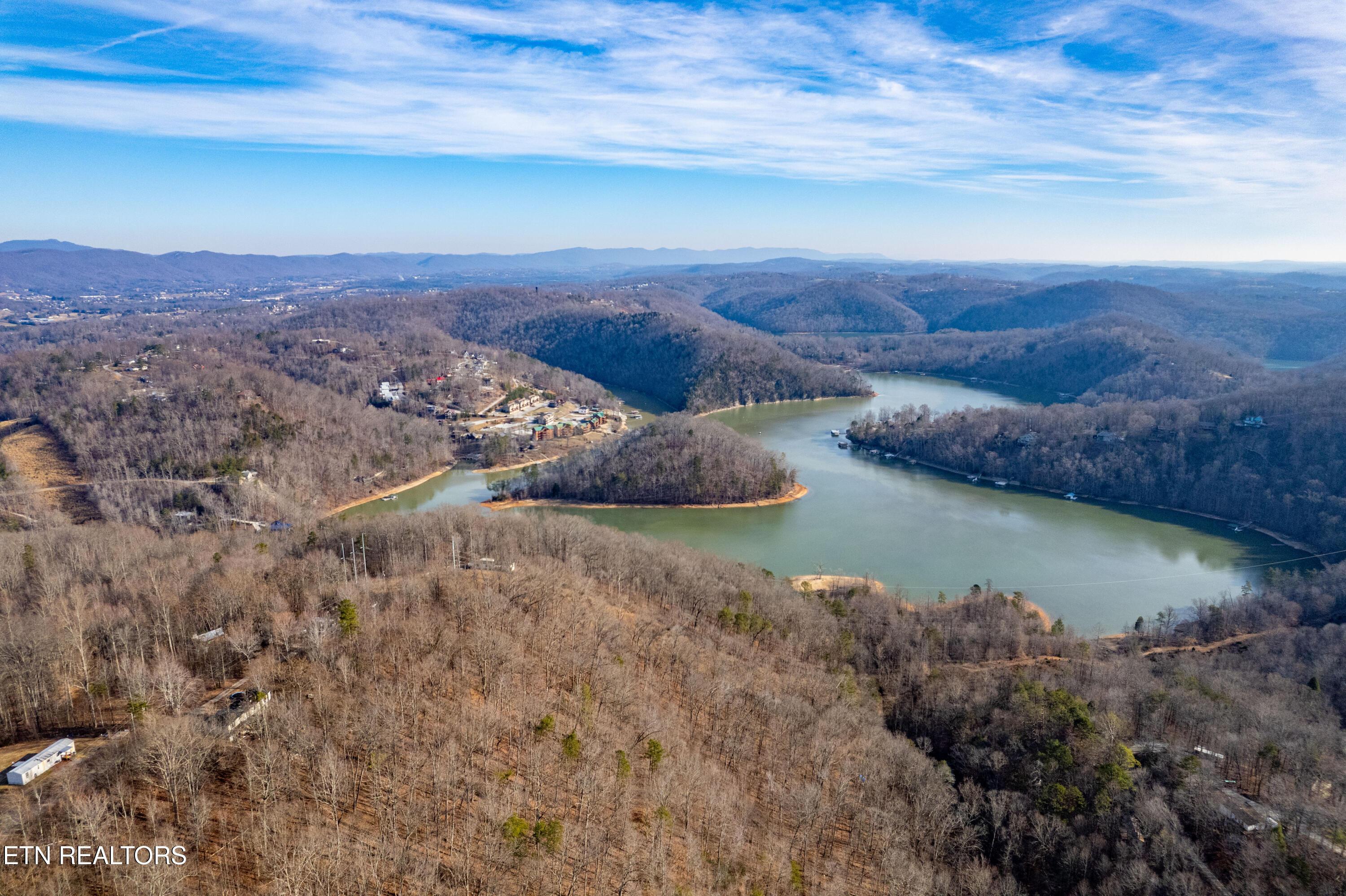 Shady Cove Rd, Caryville, TN