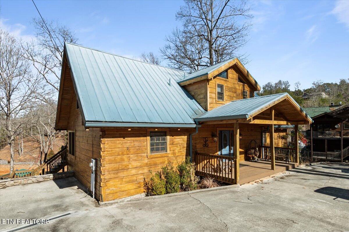 268 W Deerwalk Lane, Lafollette, TN - Norris Lake Real Estate - Image# 2