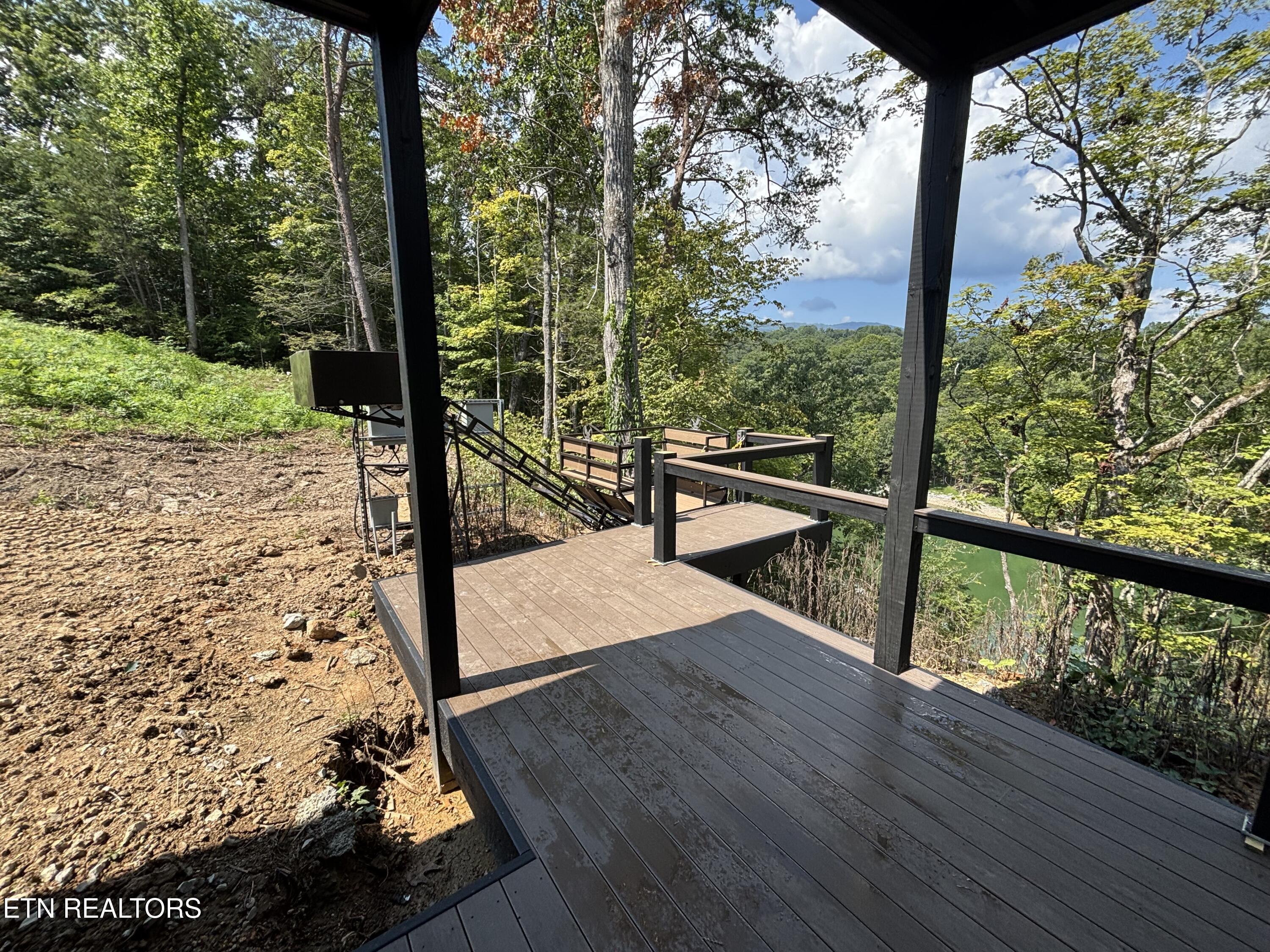 300 Bluff Trace, Jacksboro, TN - Norris Lake Real Estate - Image# 16