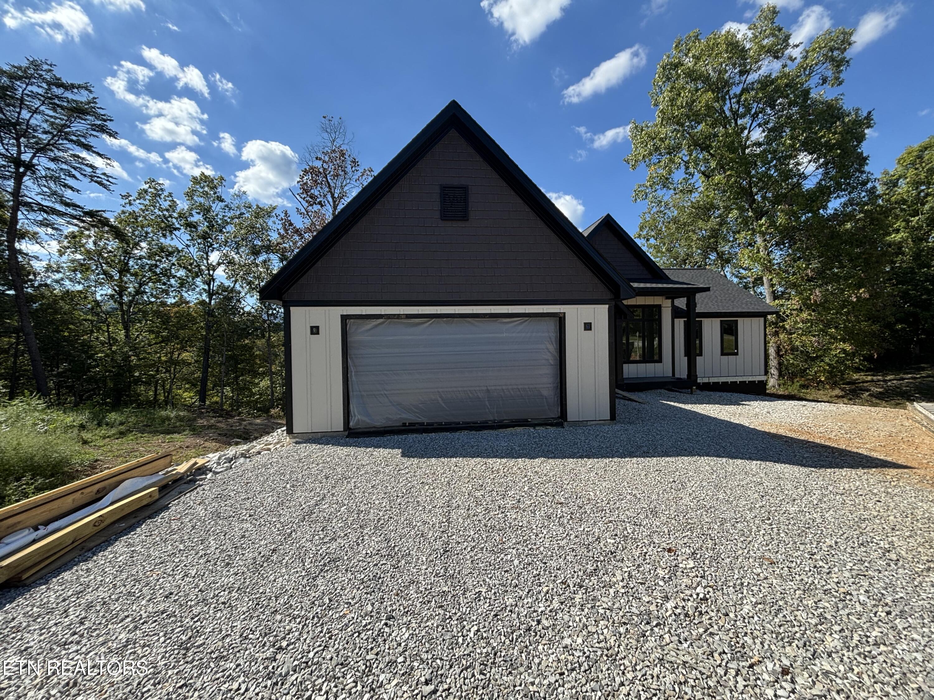 300 Bluff Trace, Jacksboro, TN - Norris Lake Real Estate - Image# 3