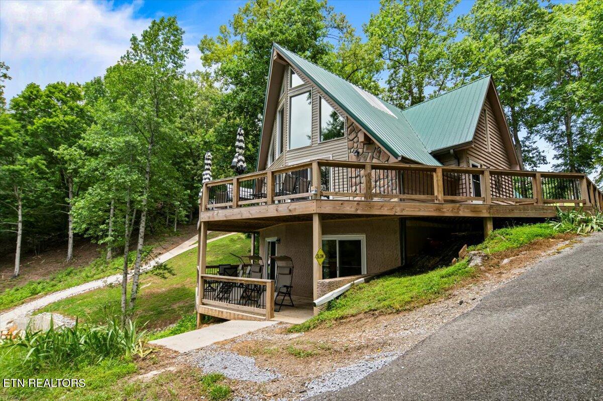 824 Deerfield Way, Lafollette, TN